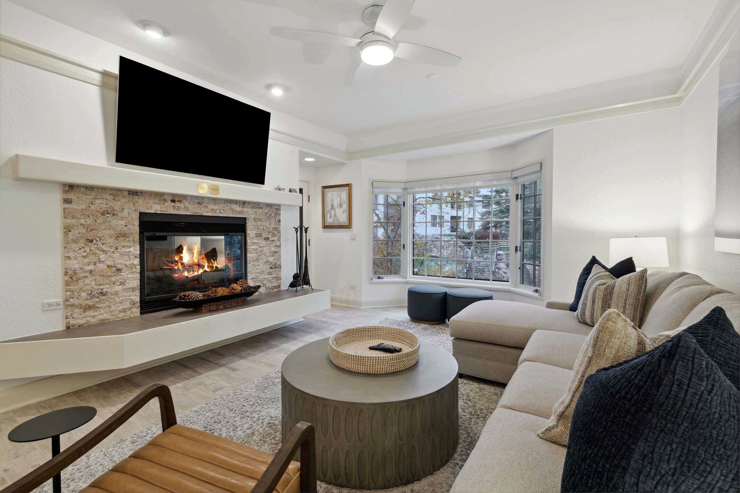 #C250 - Living Area