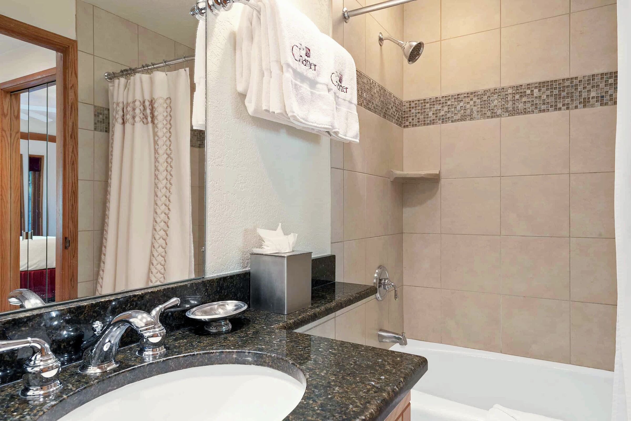 #D2105 - Master Ensuite Bathroom