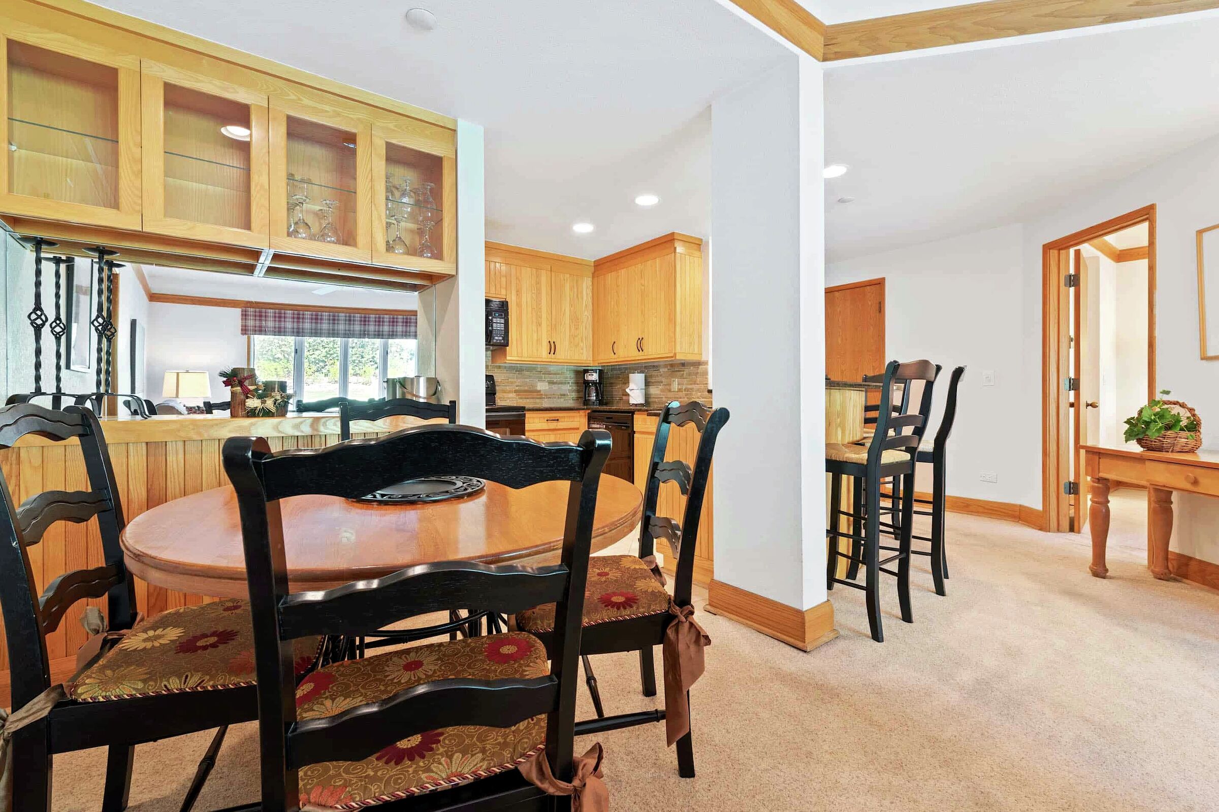 #D2105 - Dining Room & Kitchen