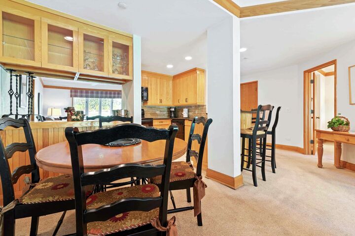 Dining Room & Kitchen