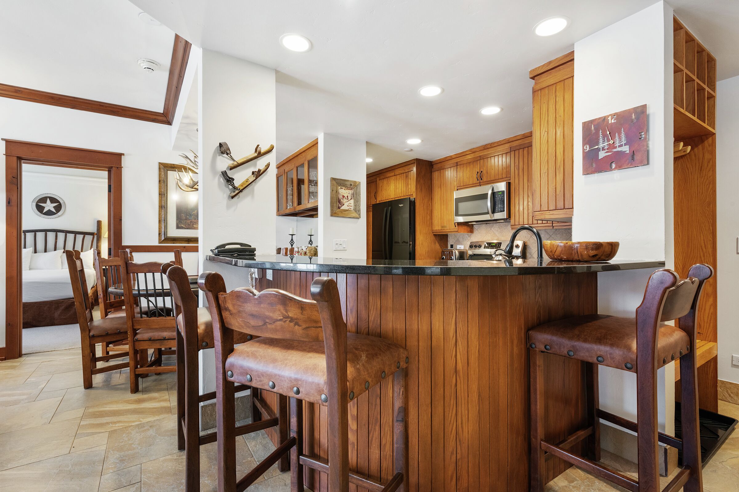 #D230 - Kitchen Bar