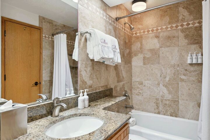 Master Ensuite Bathroom