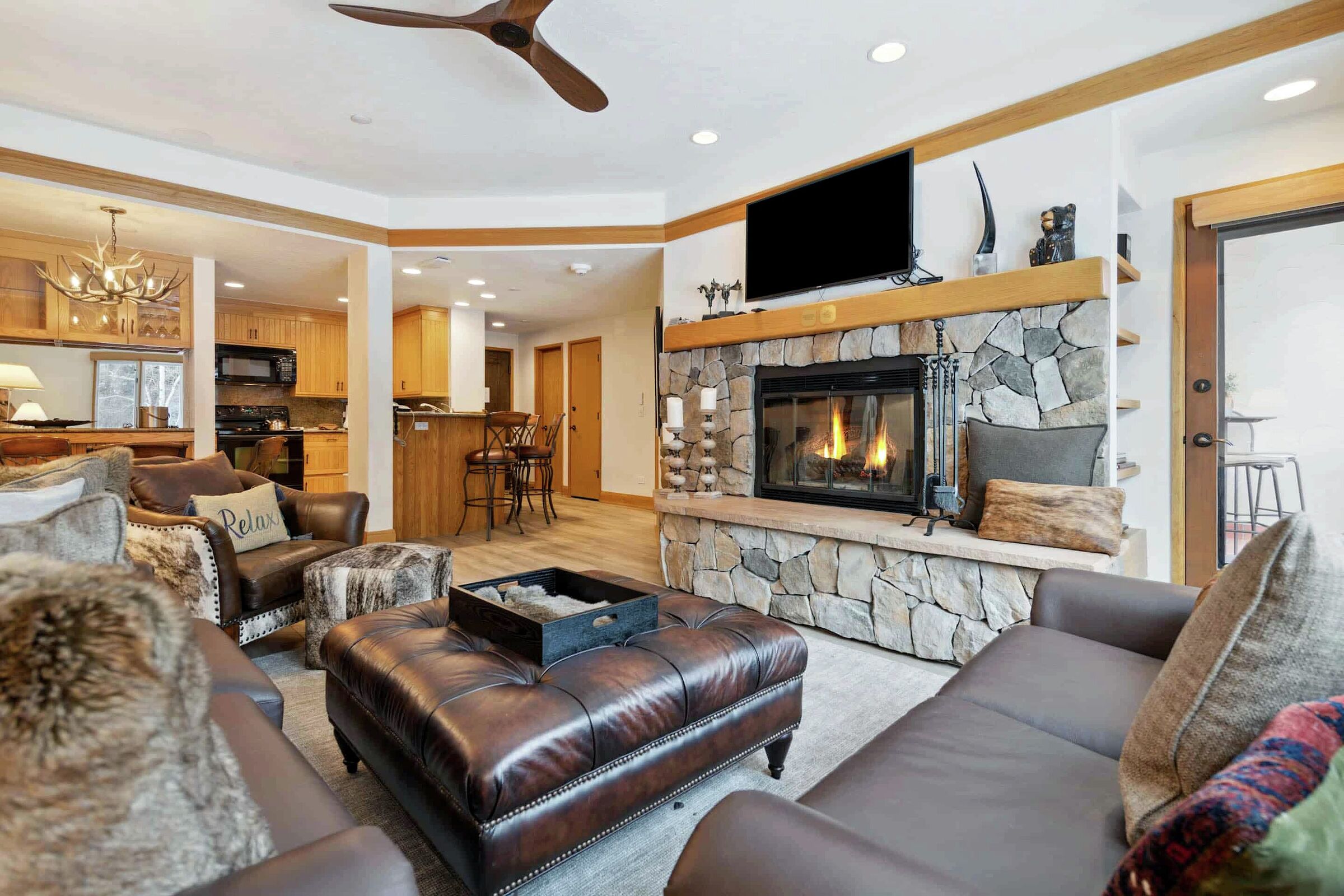 #D330 - Living Area
