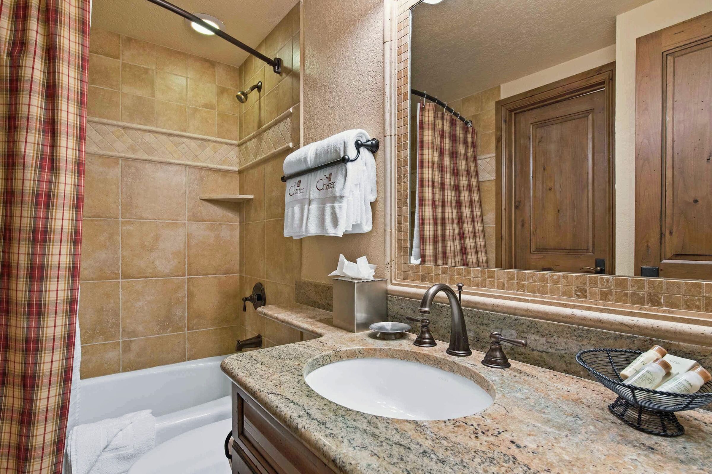 #D4705 - Master Ensuite Bathroom