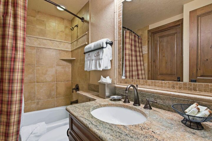 Master Ensuite Bathroom