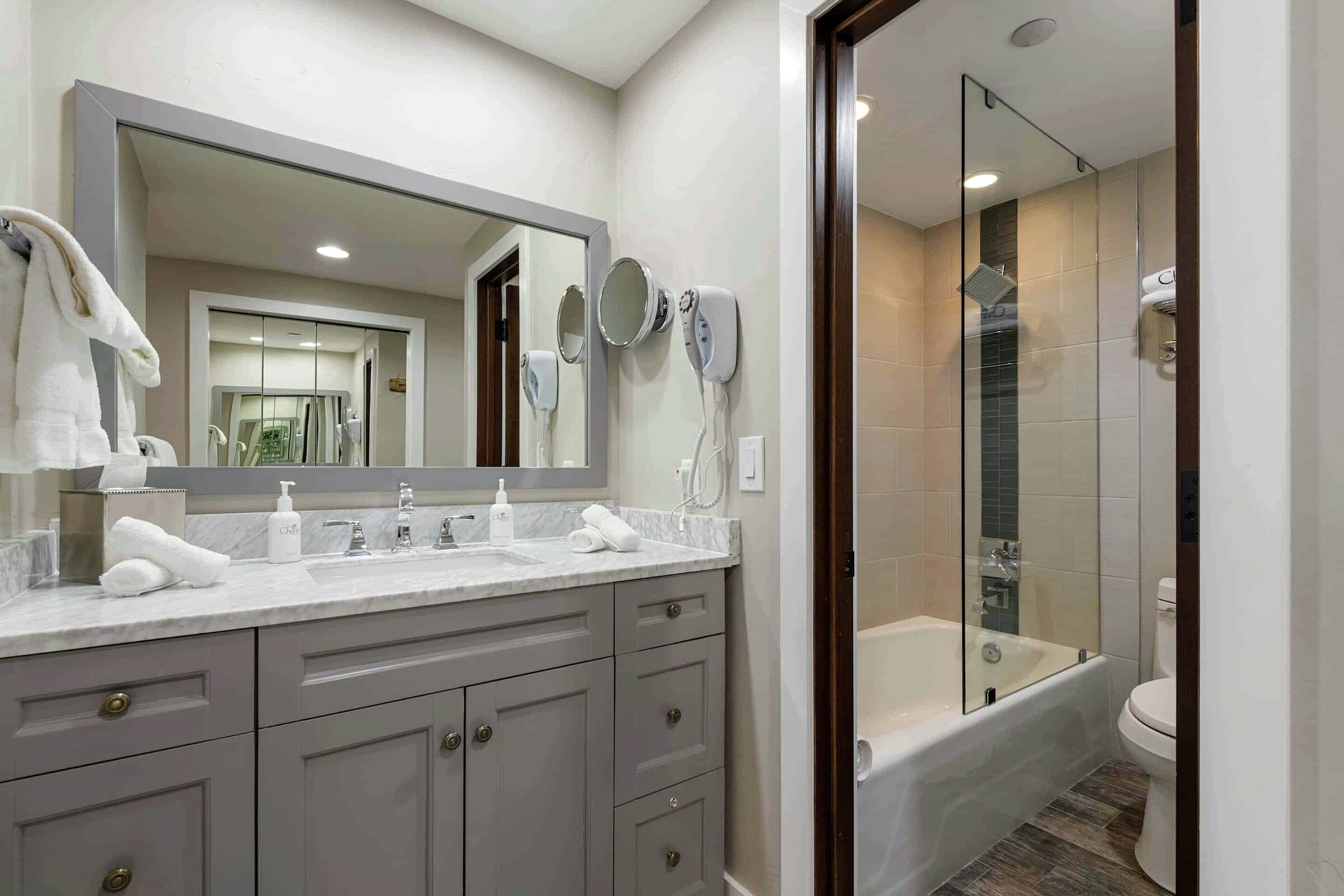 #D4805 - Ensuite Bathroom