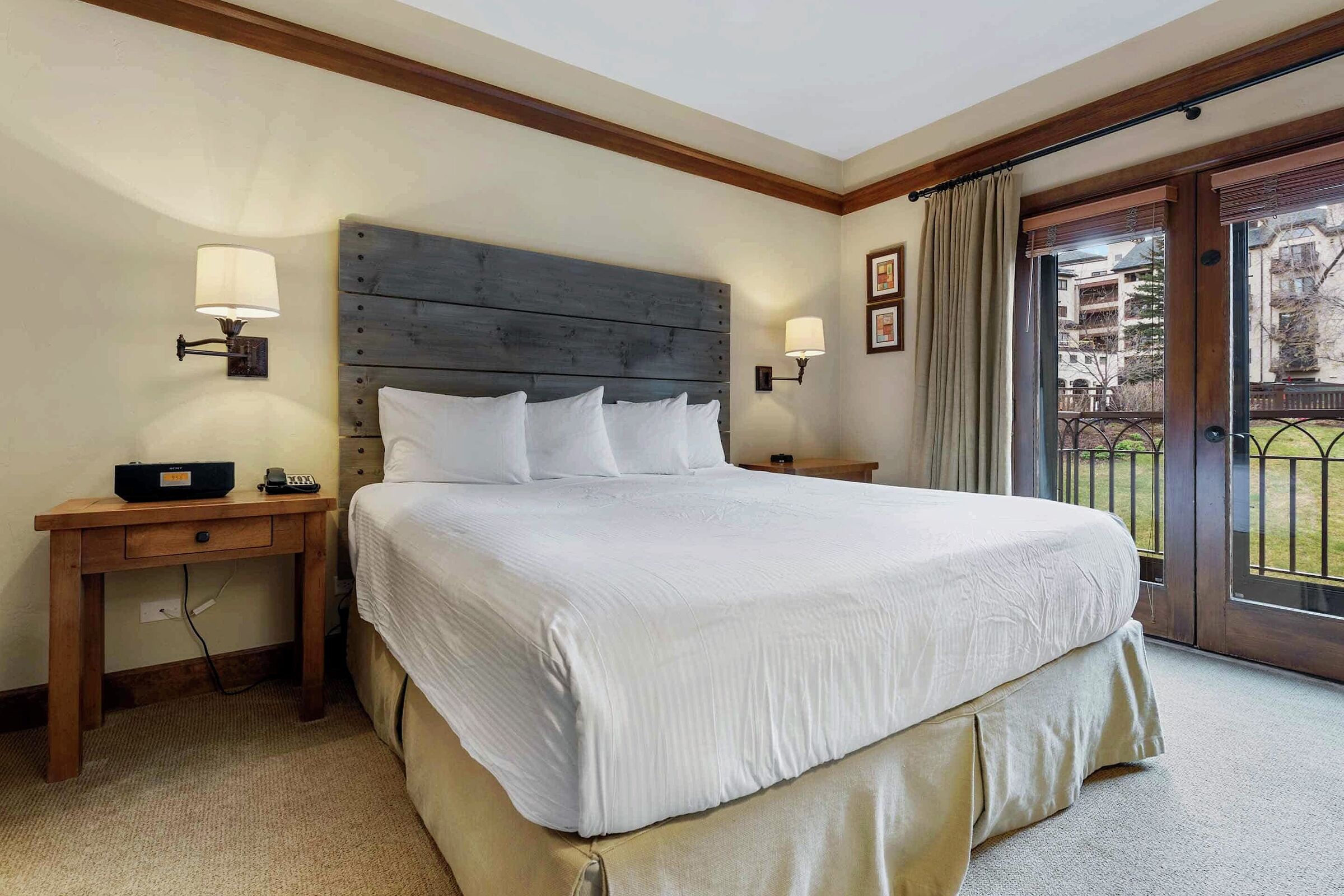 #E1105 - Master Bedroom