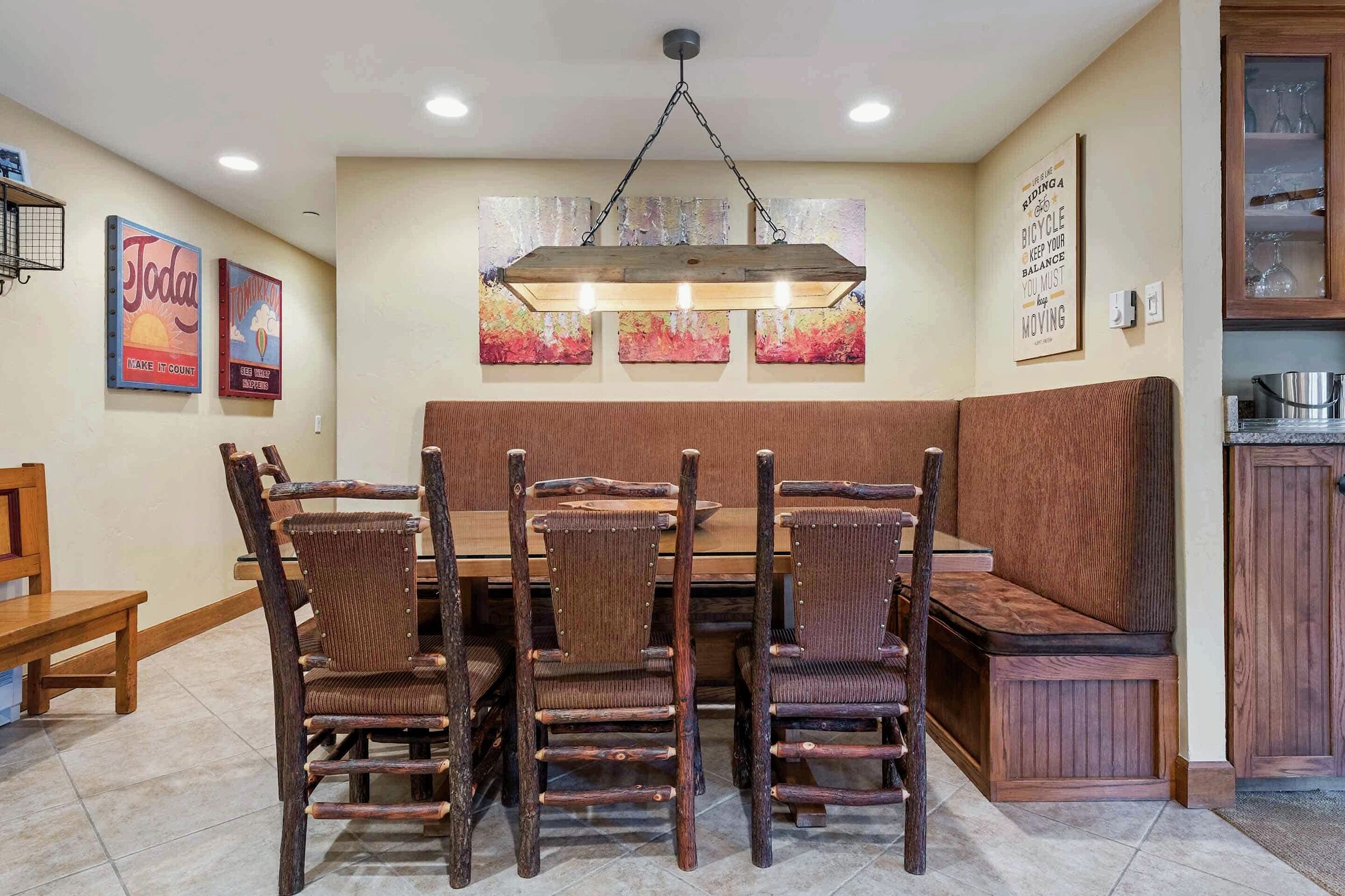 #E1105 - Dining Room