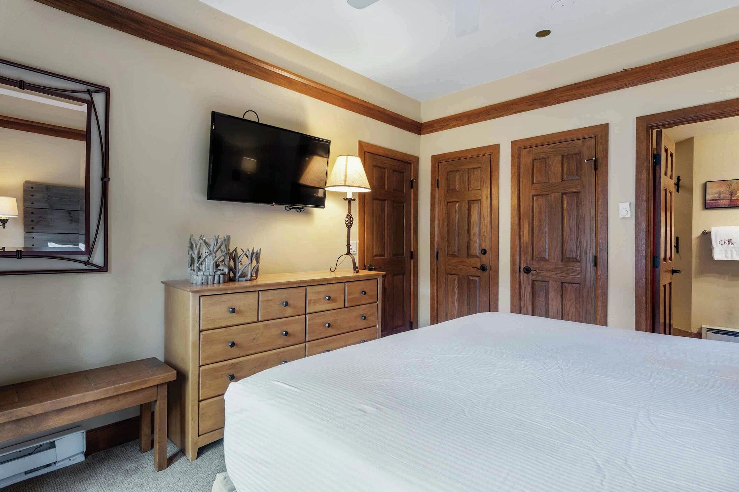 #E1105 - Master Bedroom