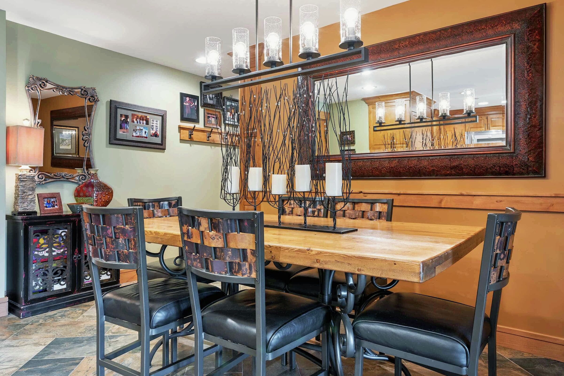 #E1405 - Dining Room