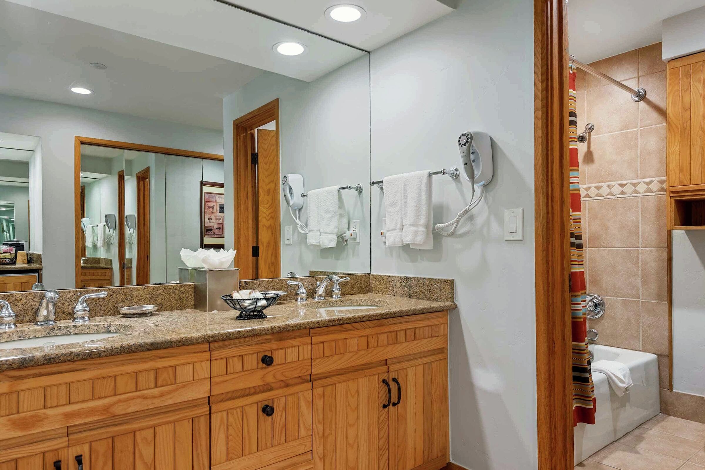 #E2305 - Bathroom