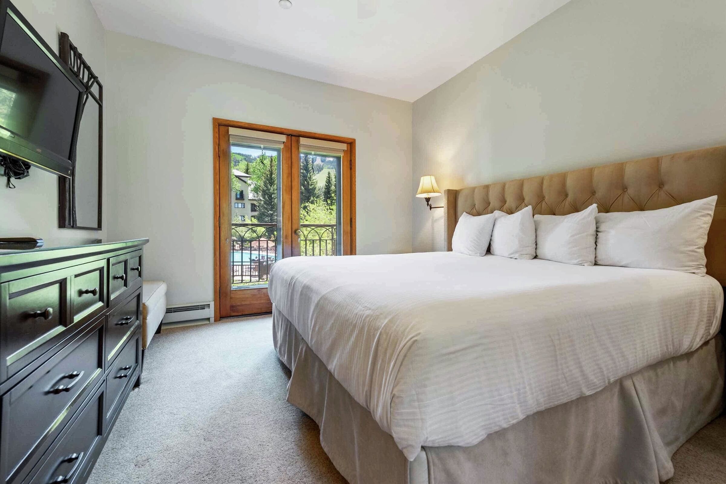 #E2305 - Master Bedroom