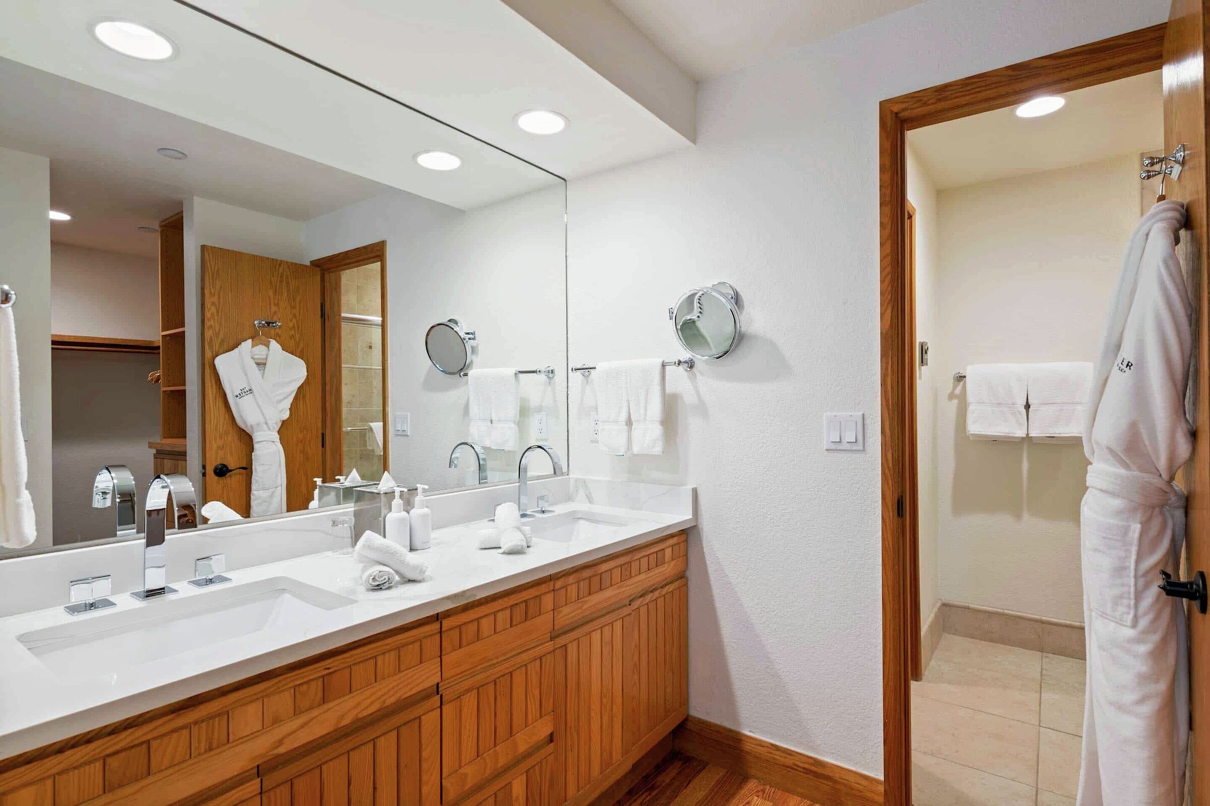 #E250 - Master Ensuite Bathroom