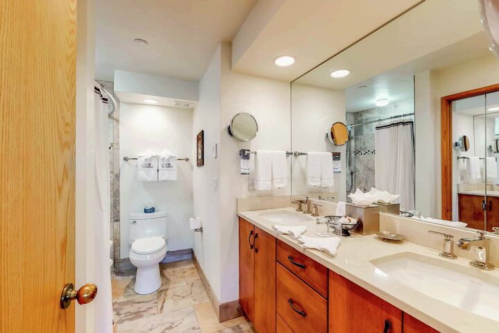 Master Ensuite Bathroom