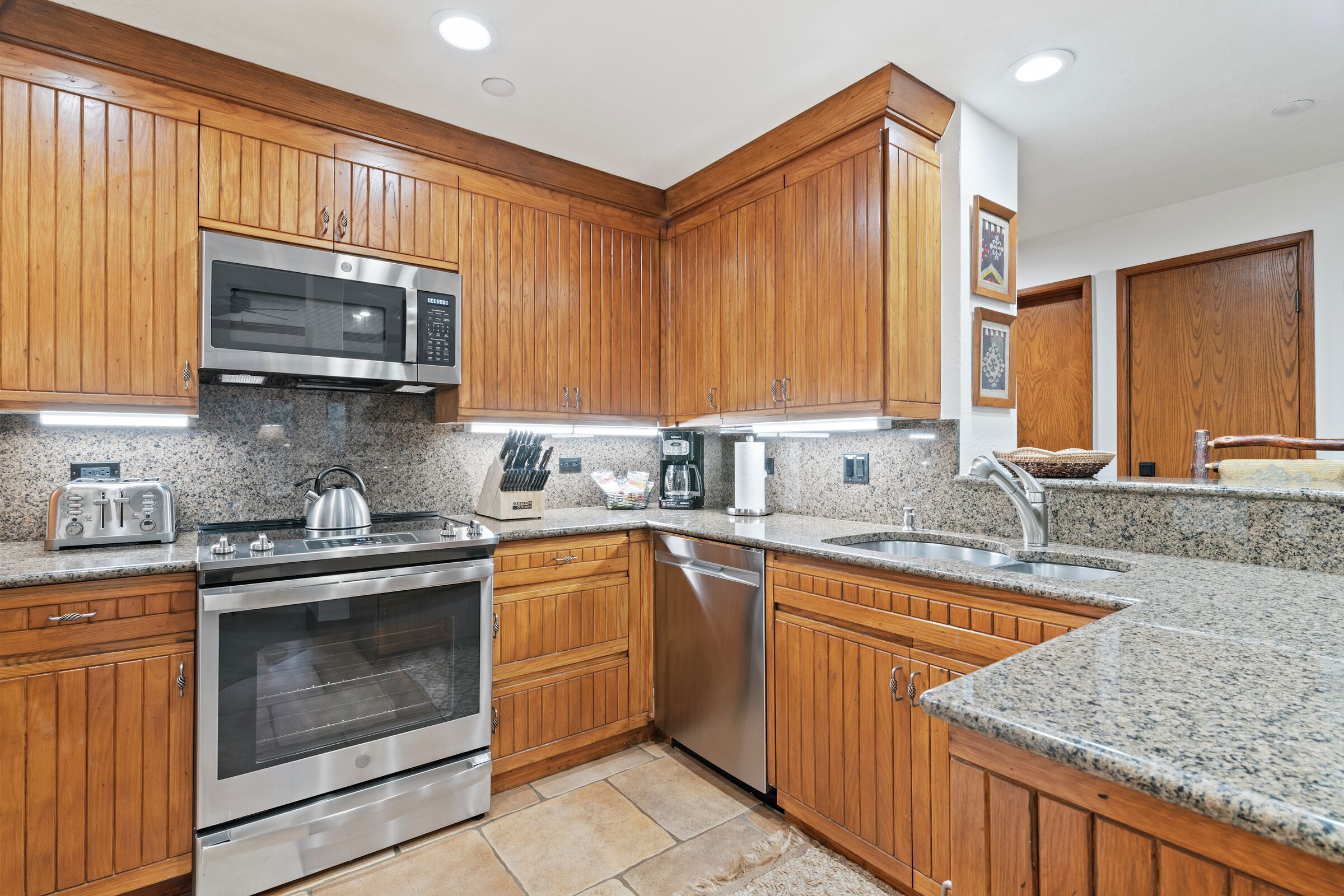 #F140 - Kitchen
