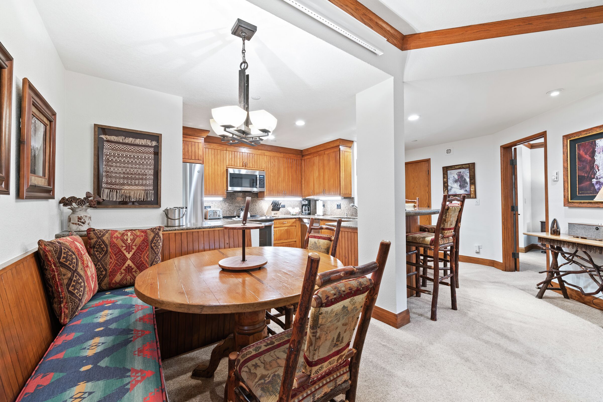 #F140 - Dining Area