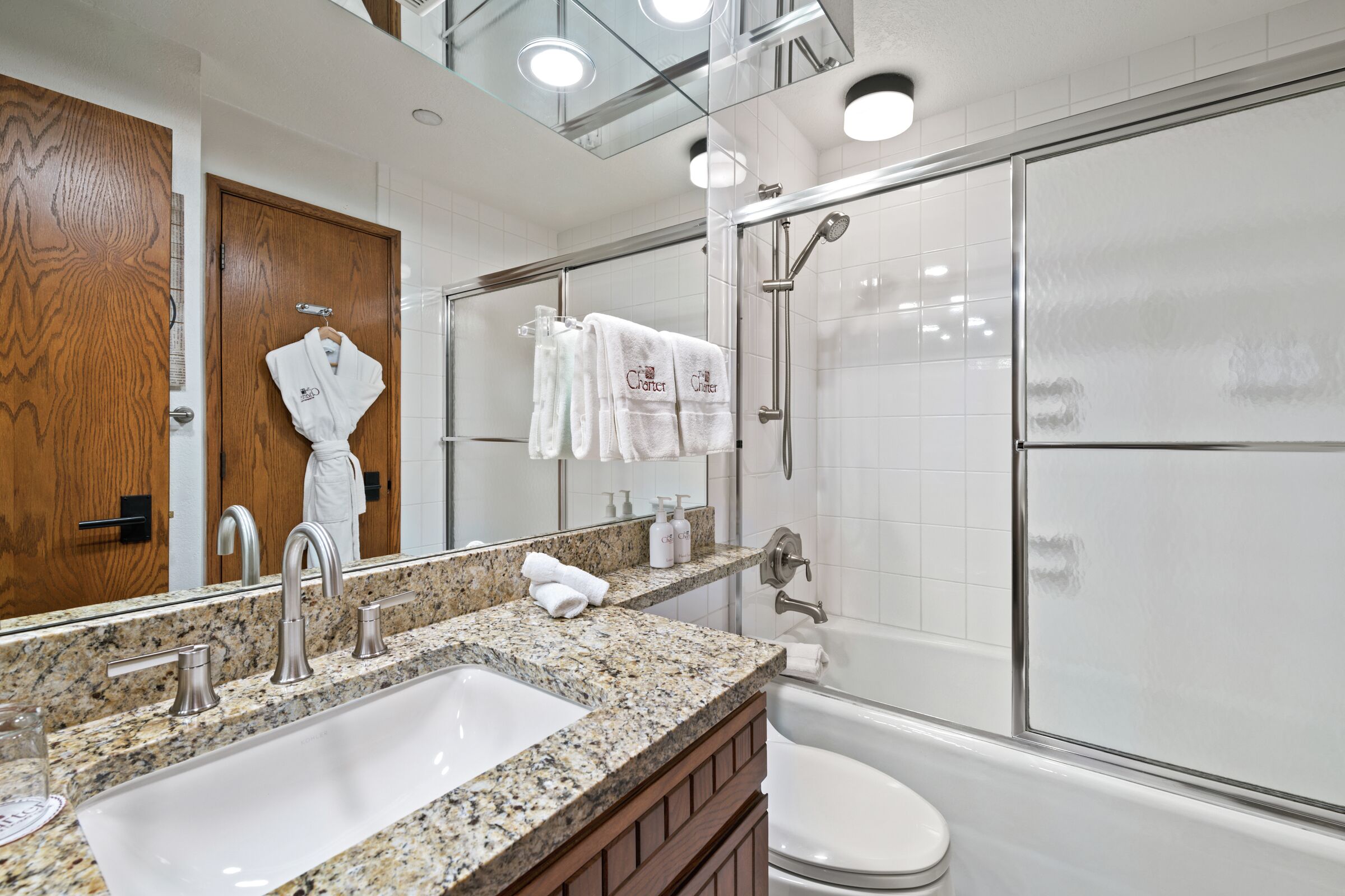 #F140 - Master Ensuite Bathroom