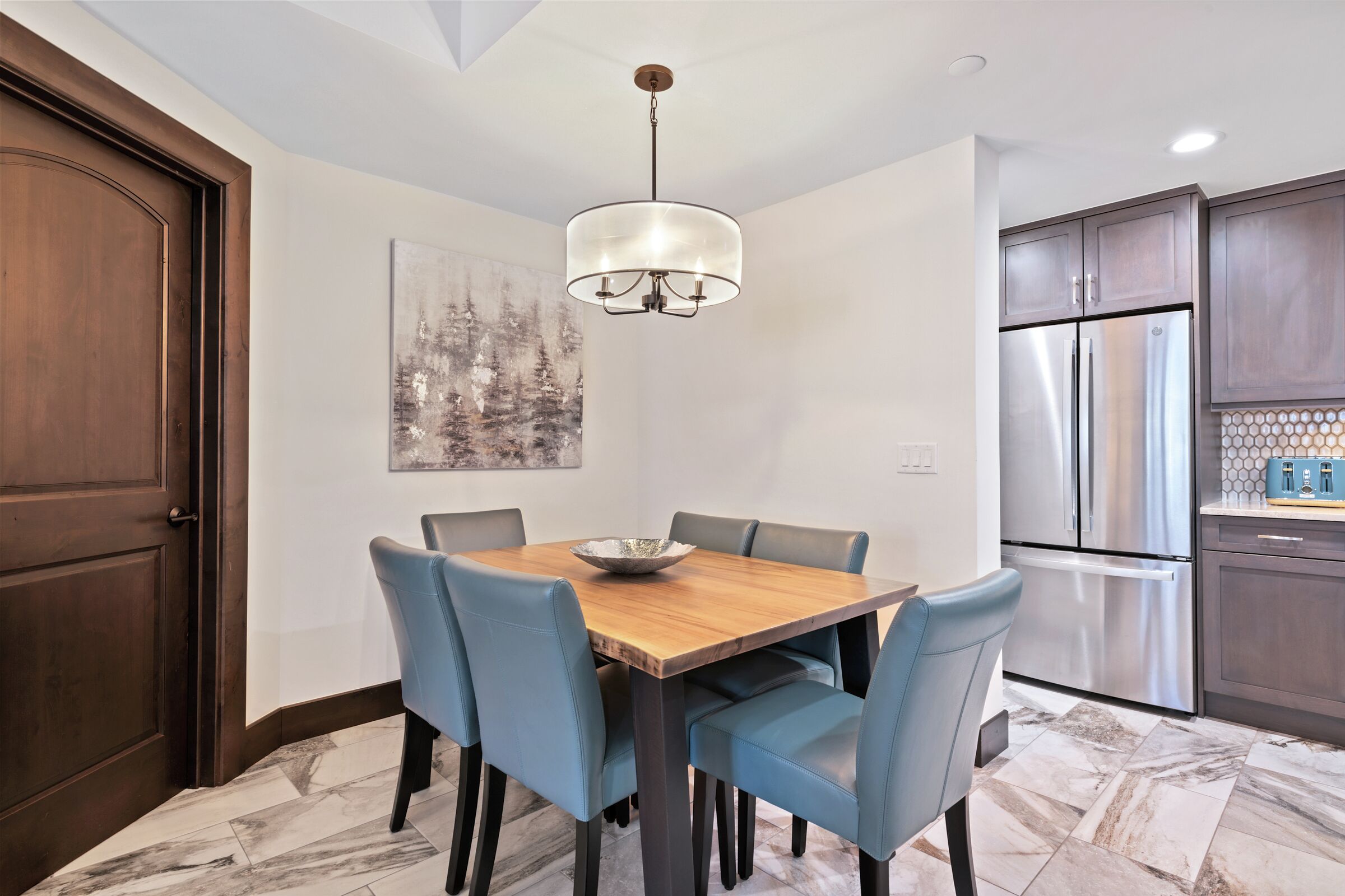 #F160 - Dining Area