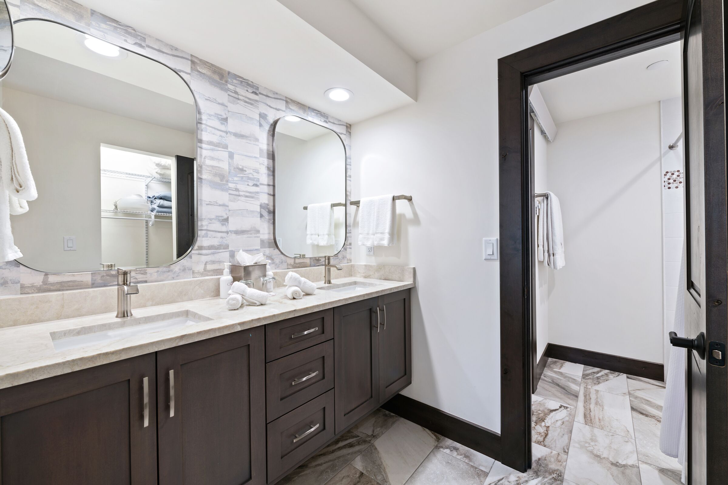 #F160 - Ensuite Bathroom