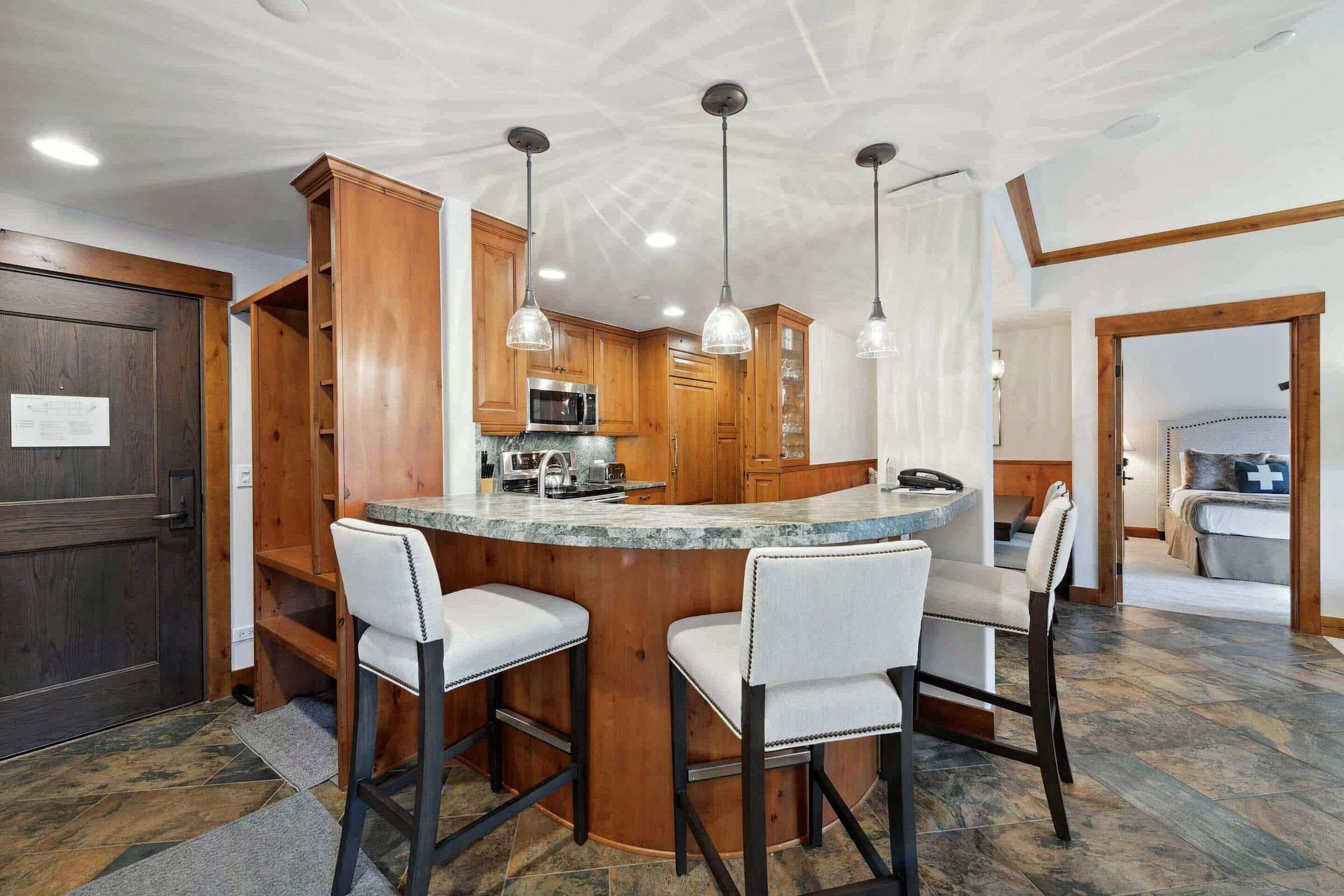 #F220 - Kitchen Bar