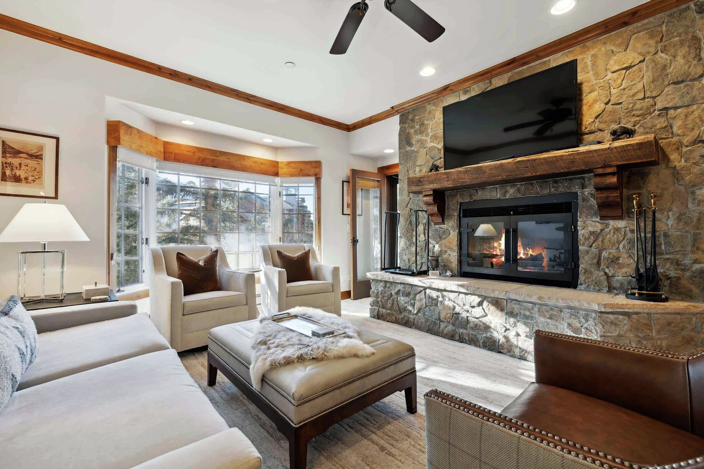 #F220 - Living Area
