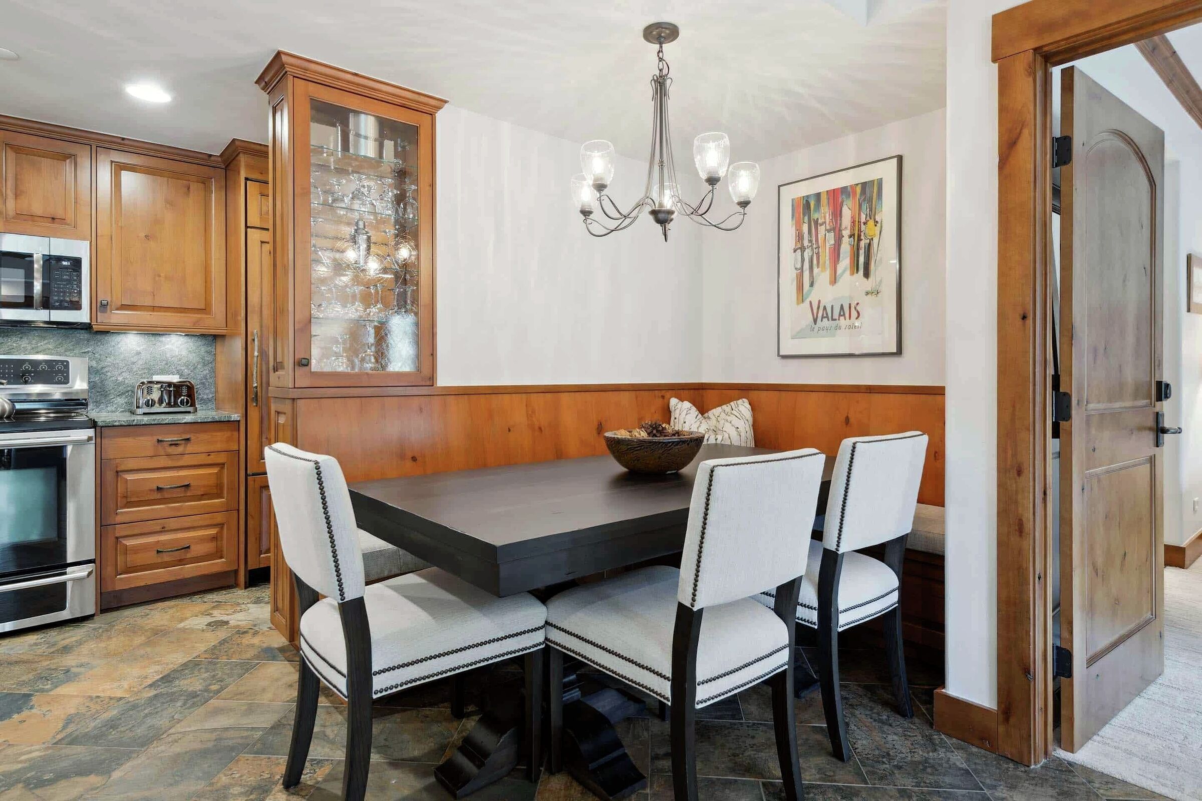 #F220 - Dining Area