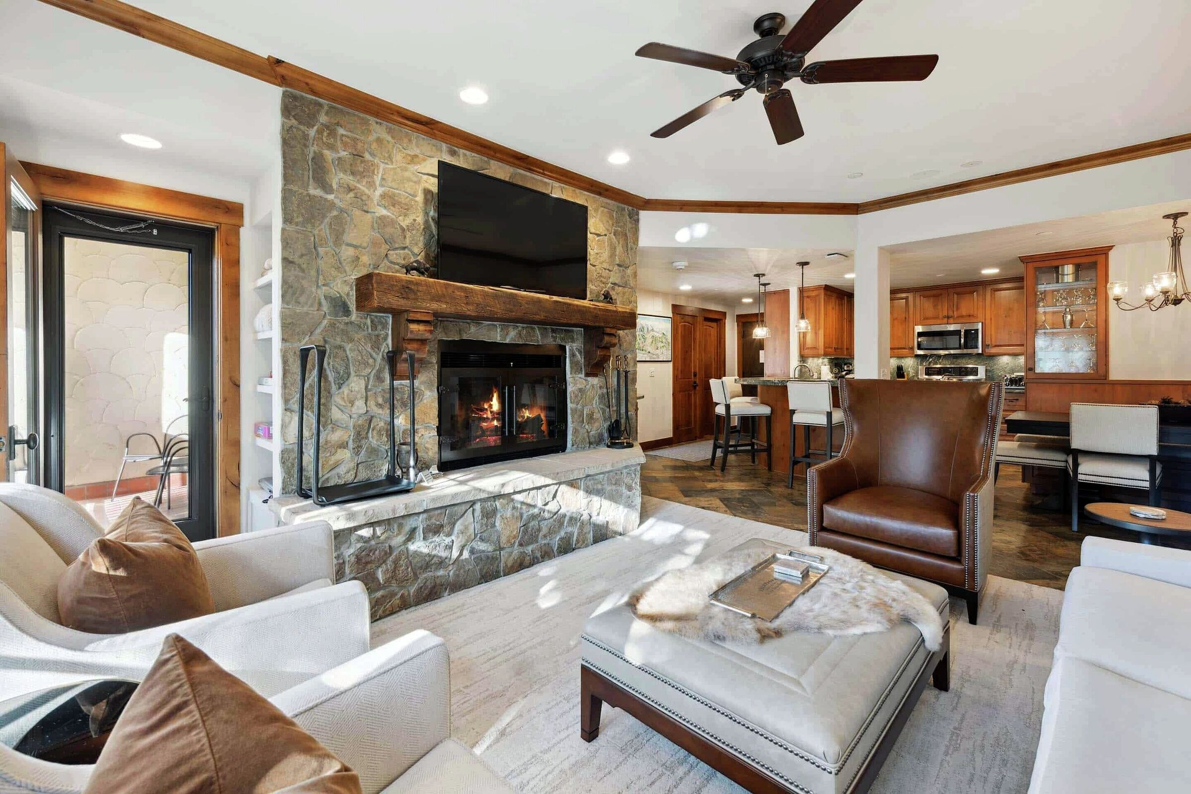 #F220 - Living Area