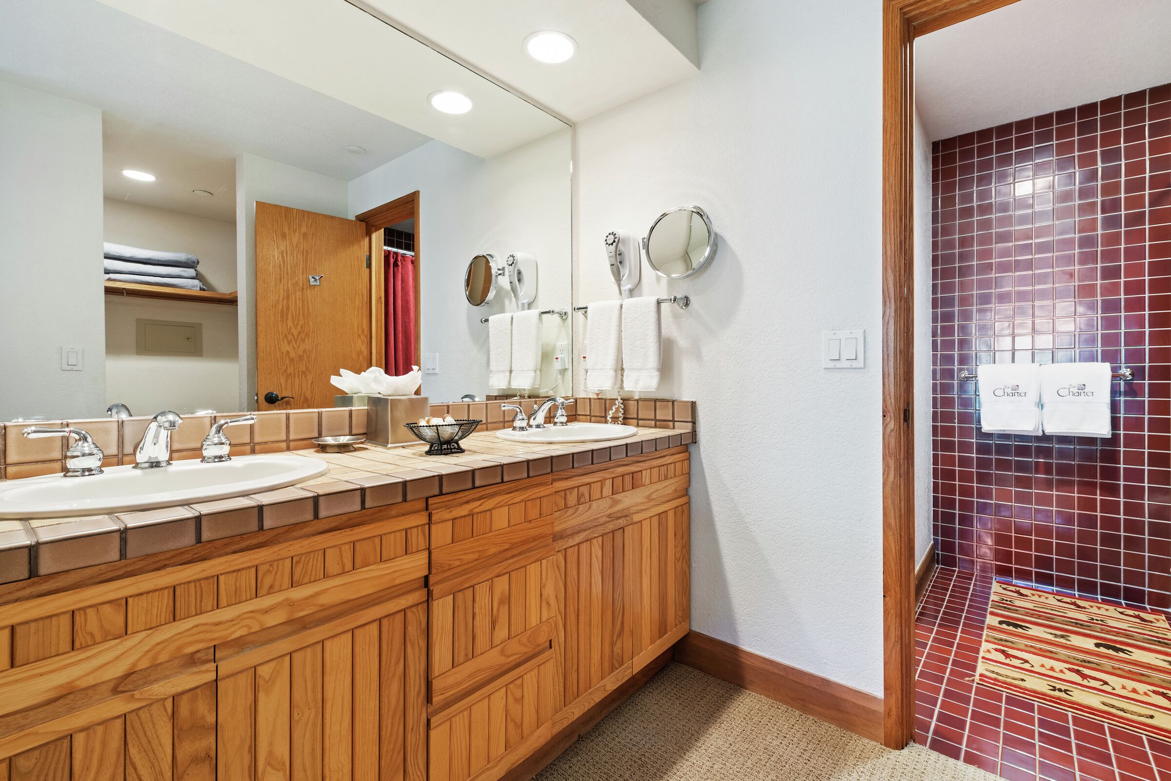 #F240 - Ensuite Bathroom