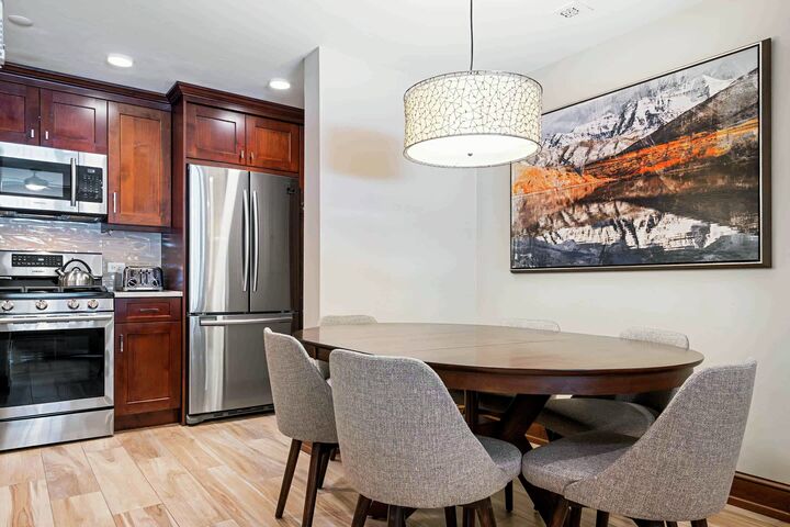 Dining Room & Kitchen