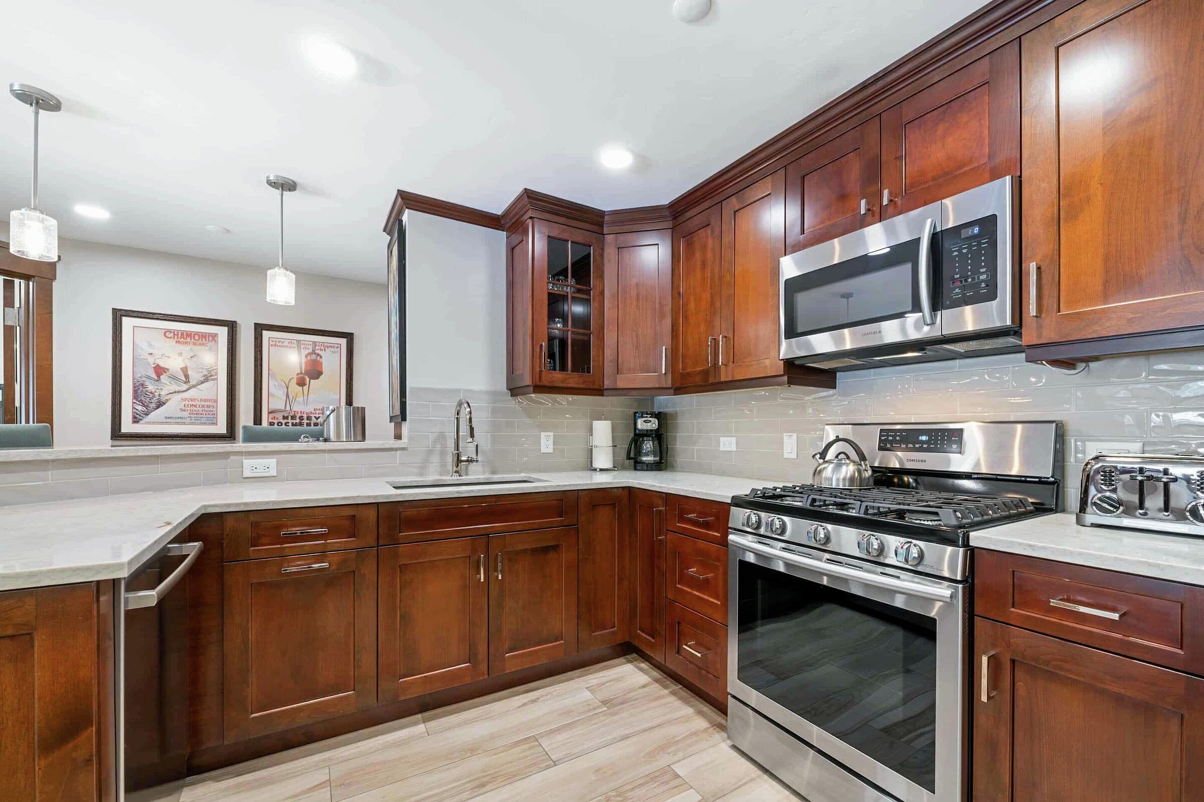 #G1305 - Kitchen