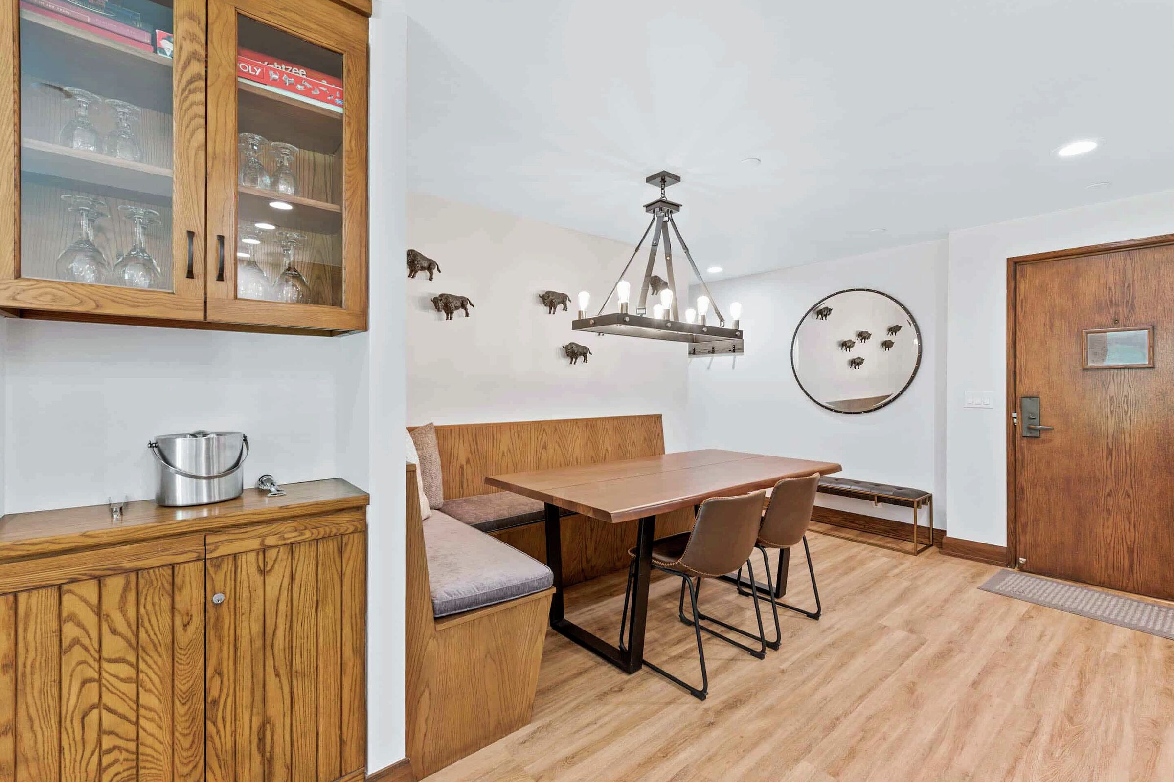#E0305 - Dining Room