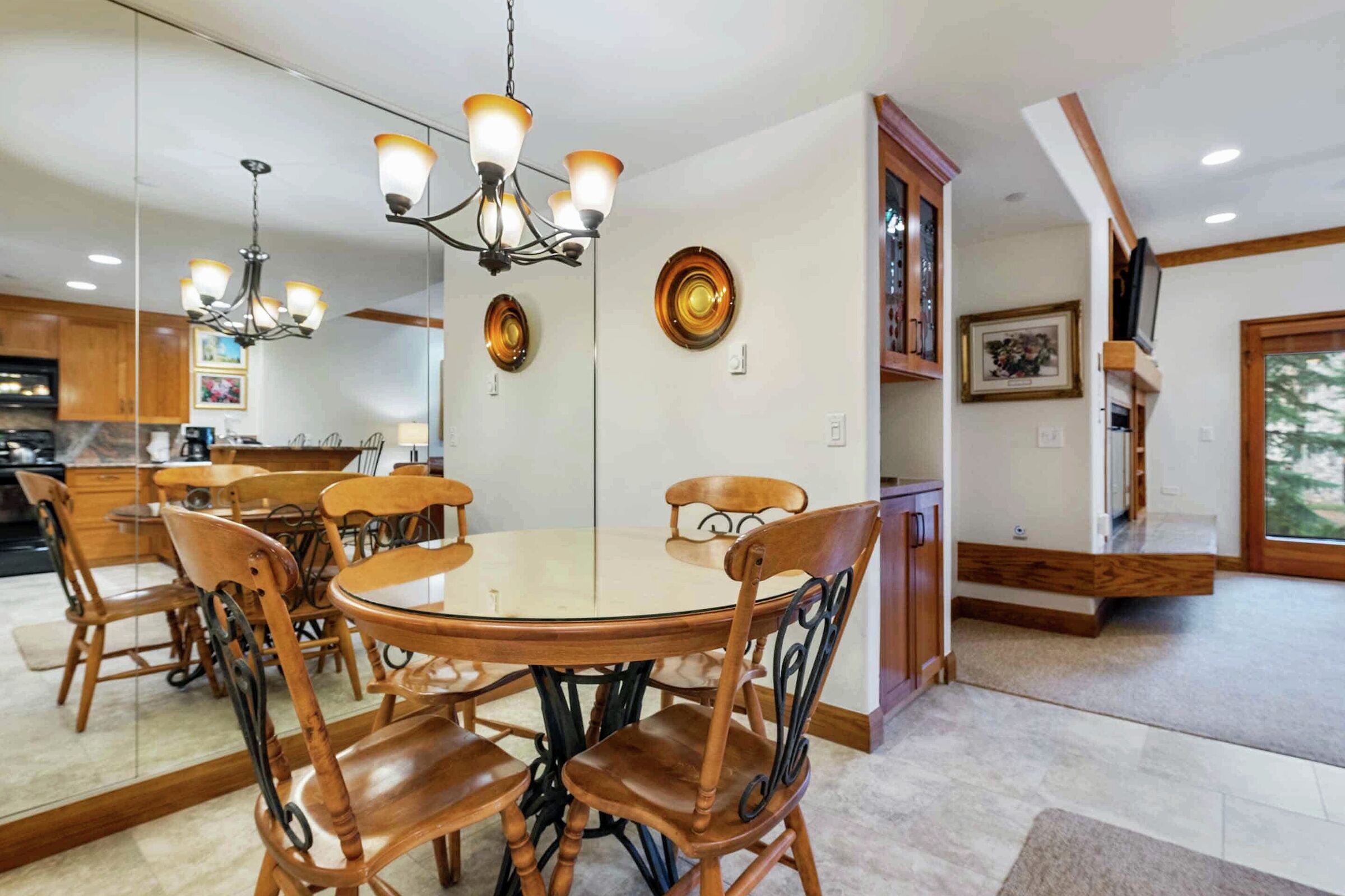 #E0405 - Dining Room