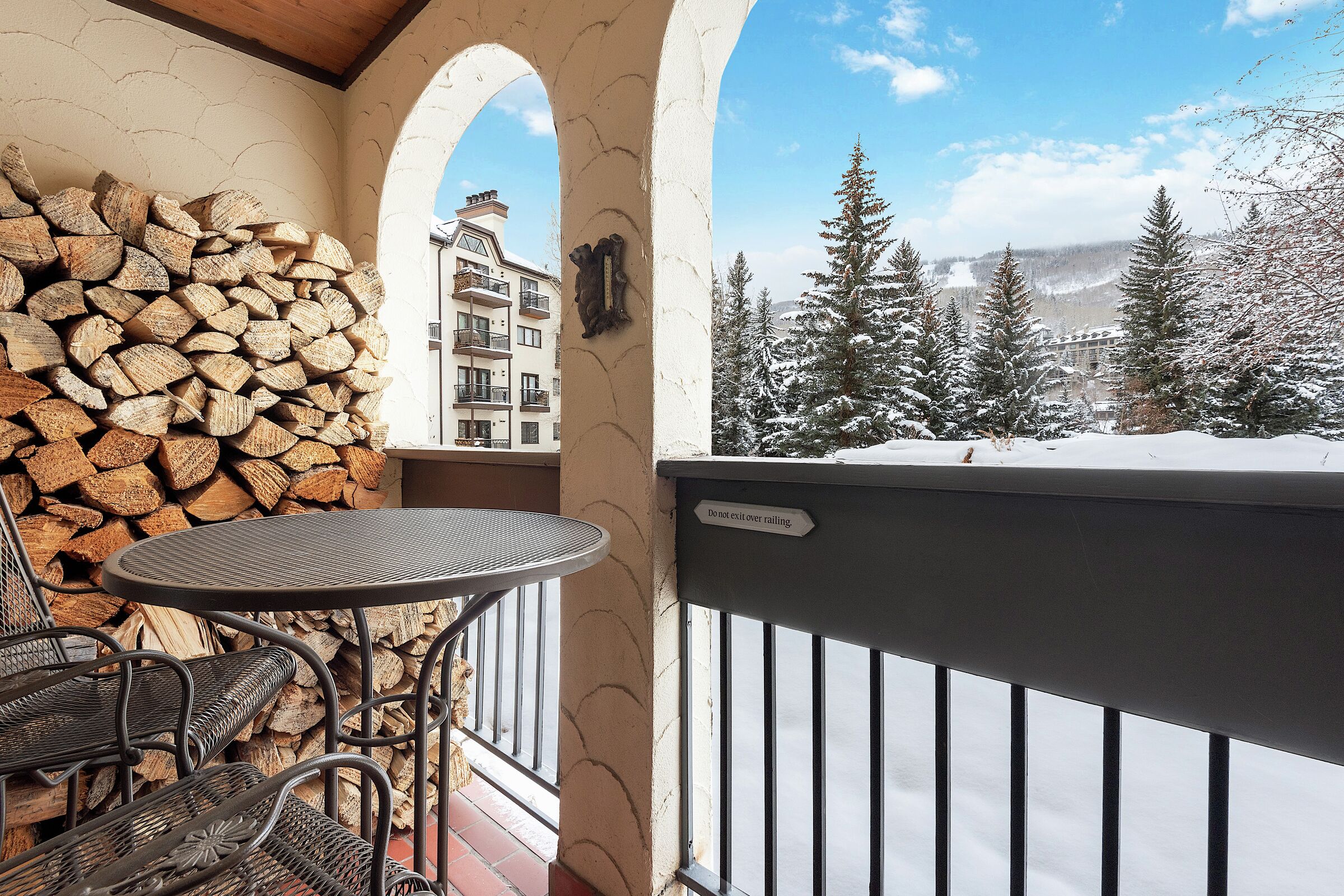 #D160 - Balcony