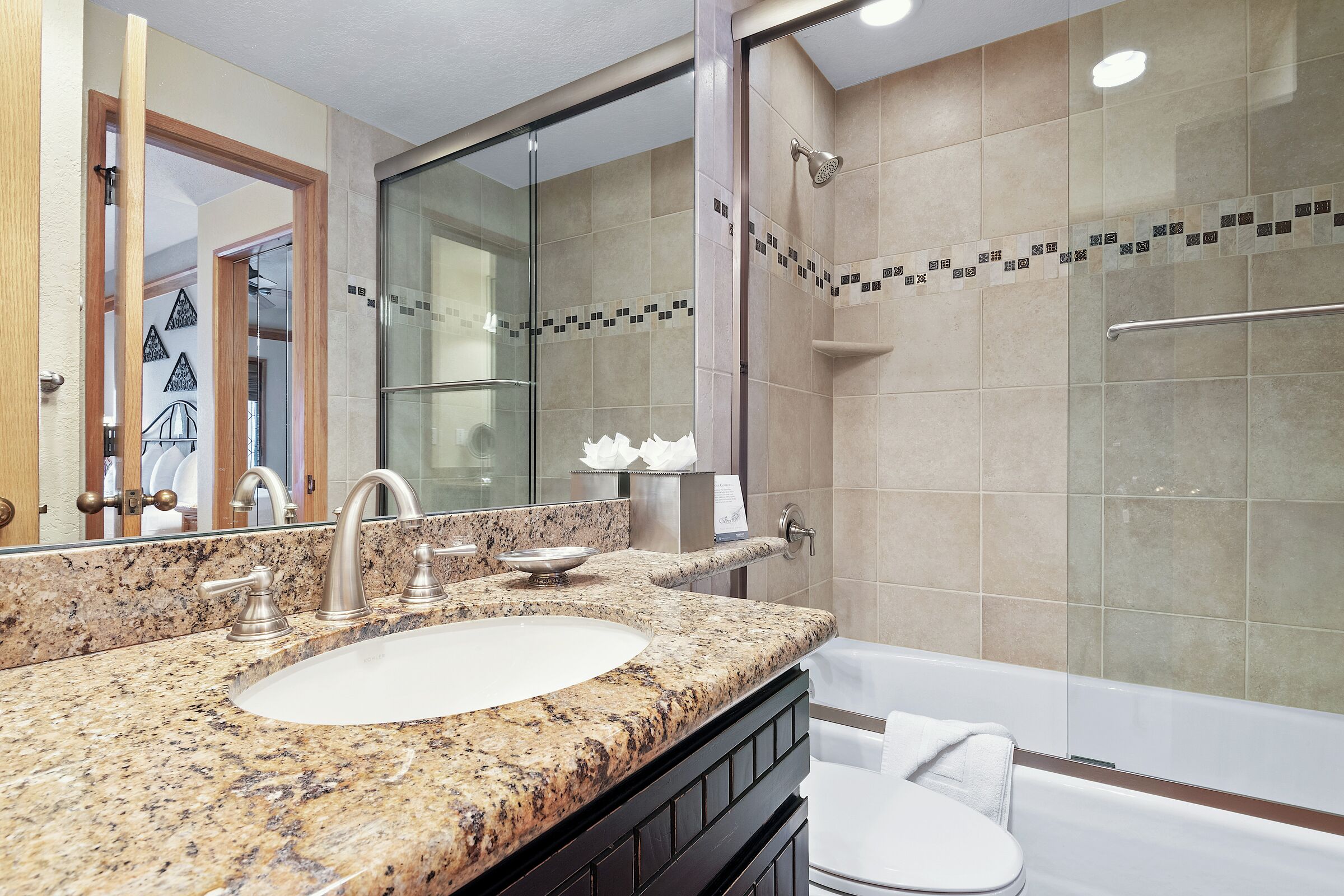 #D160 - Master Ensuite Bathroom