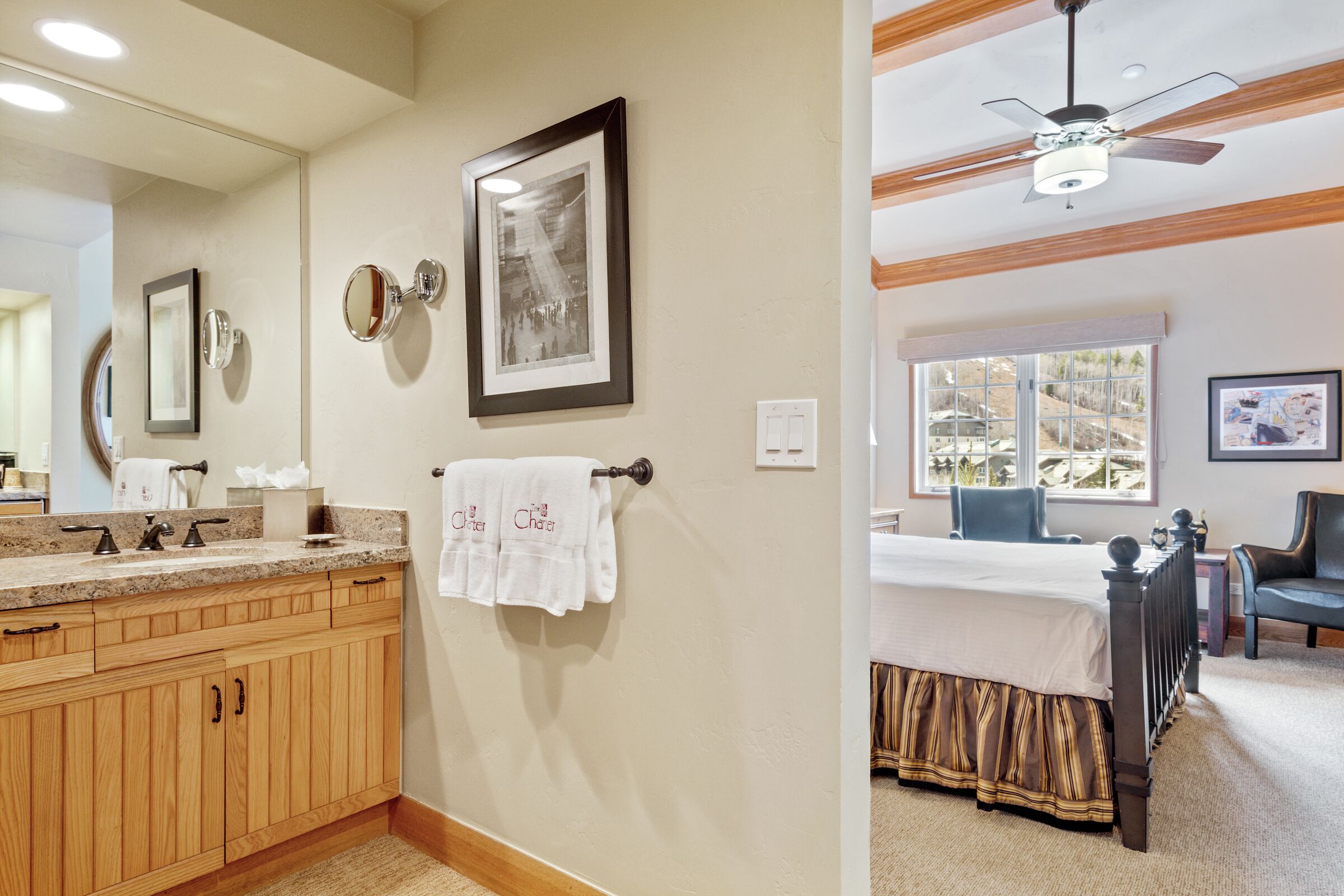 King Lodge Room Bathroom