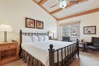 King Lodge Room