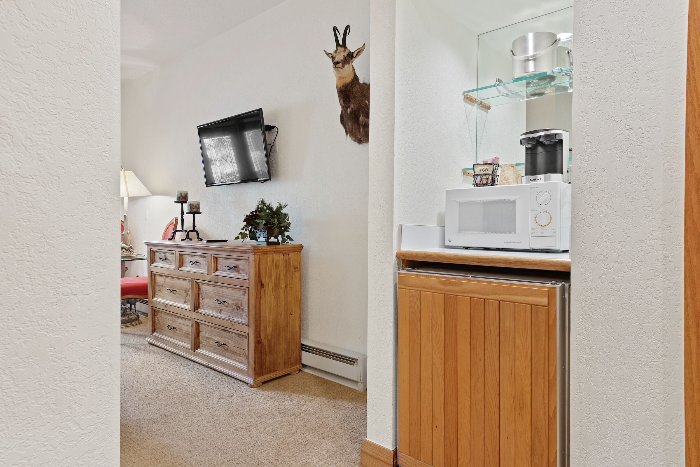 King Lodge Room