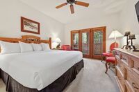 King Lodge Room