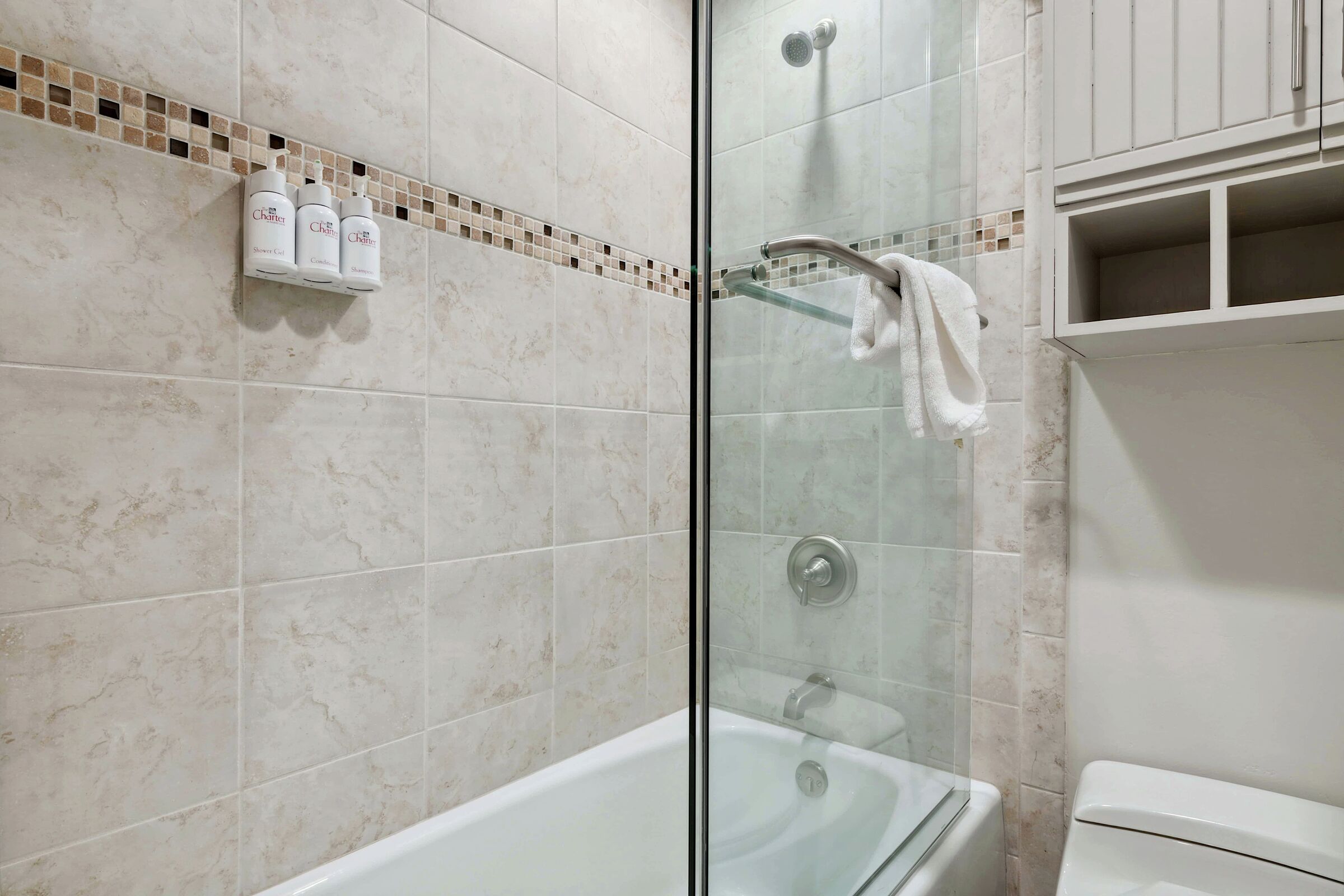 #F235 - Two Queen Lodge Room Bathroom