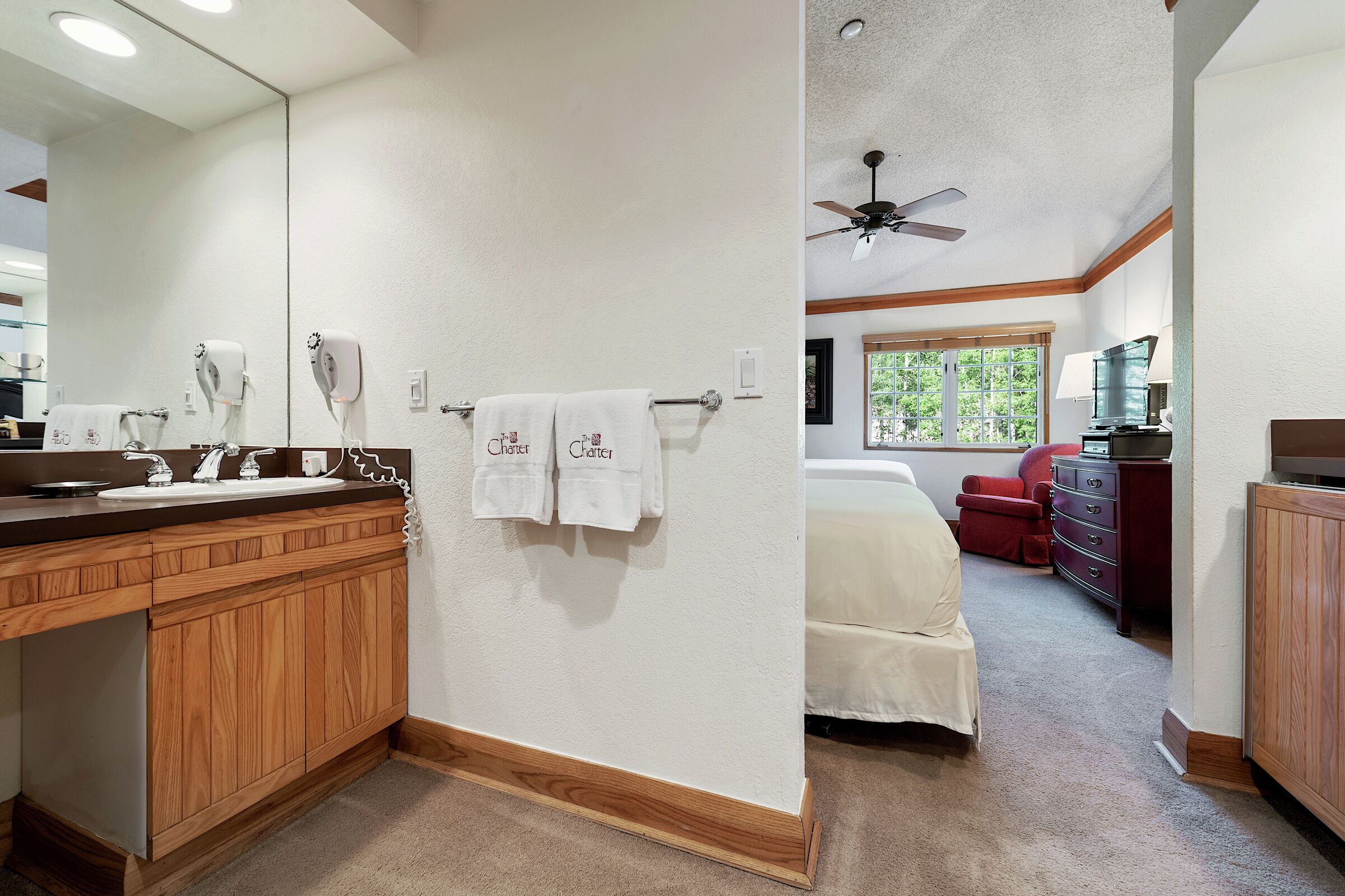 #A455 - Two Queen Lodge Room