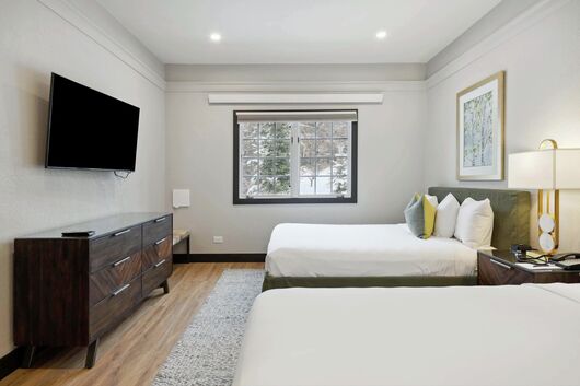 Two Queen Lodge Room