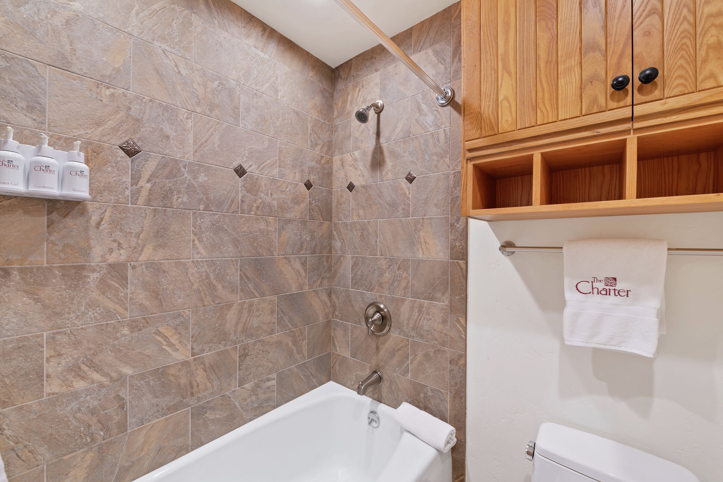 #G215 - Two Queen Lodge Room Bathroom