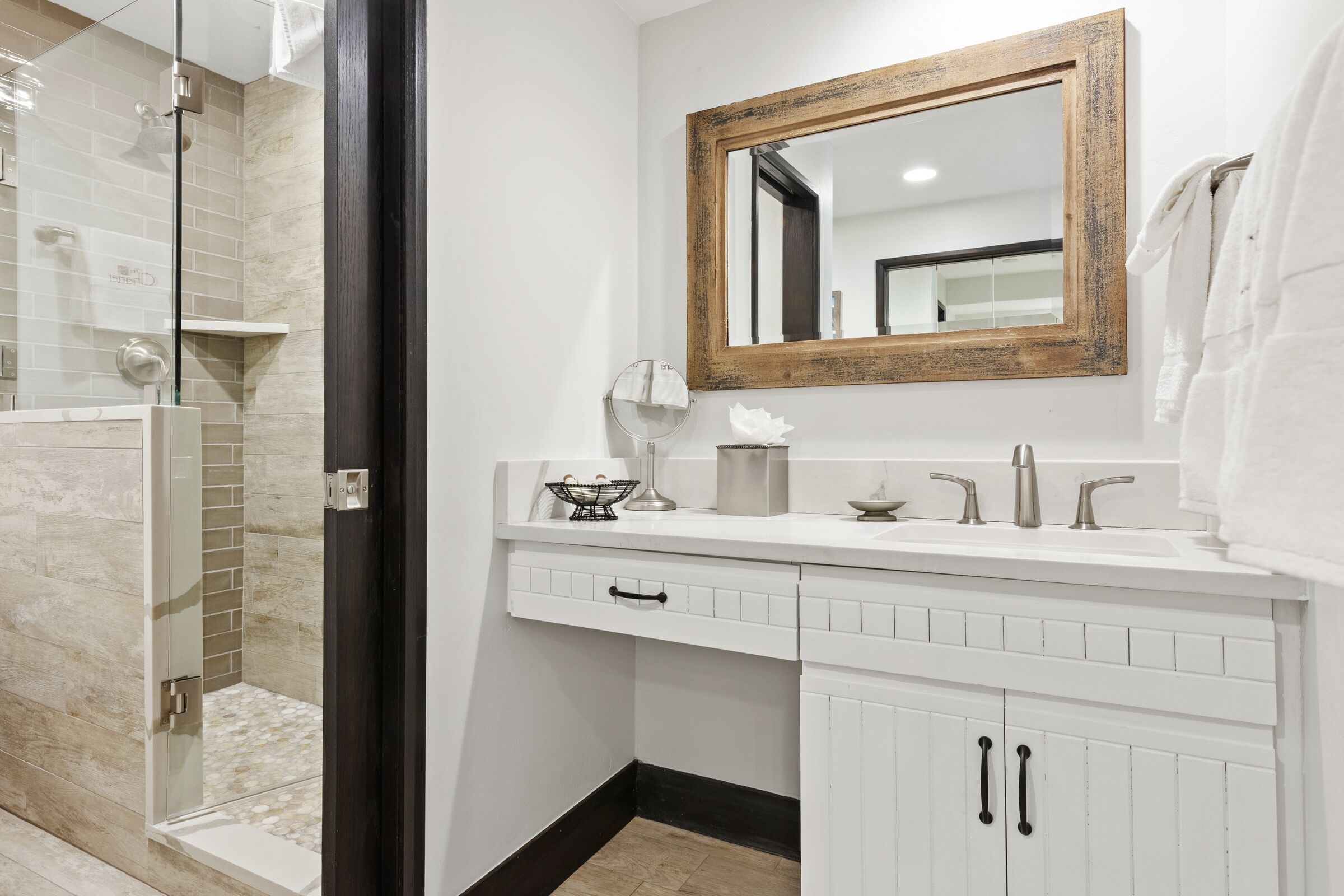 #B135 - Ensuite Bathroom
