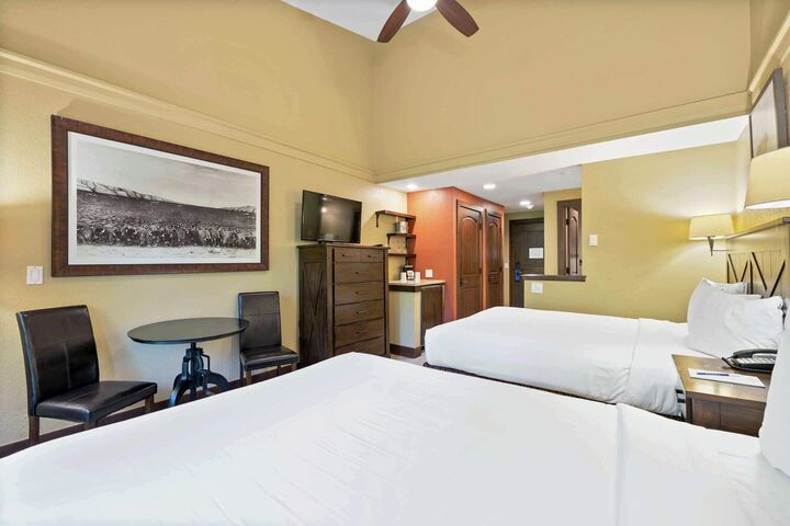 Two Queen Lodge Room