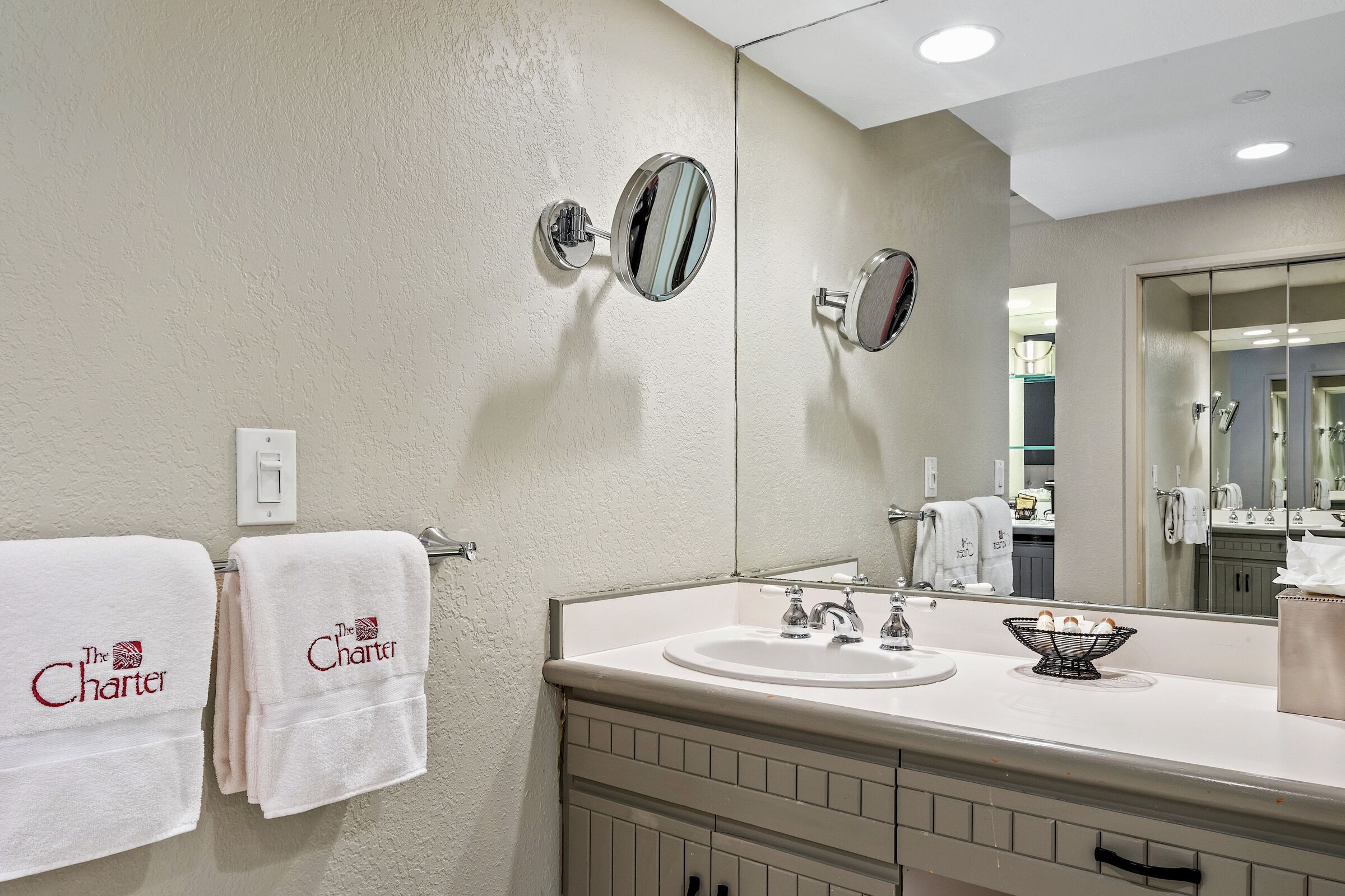 Two Queen Lodge Room Bathroom