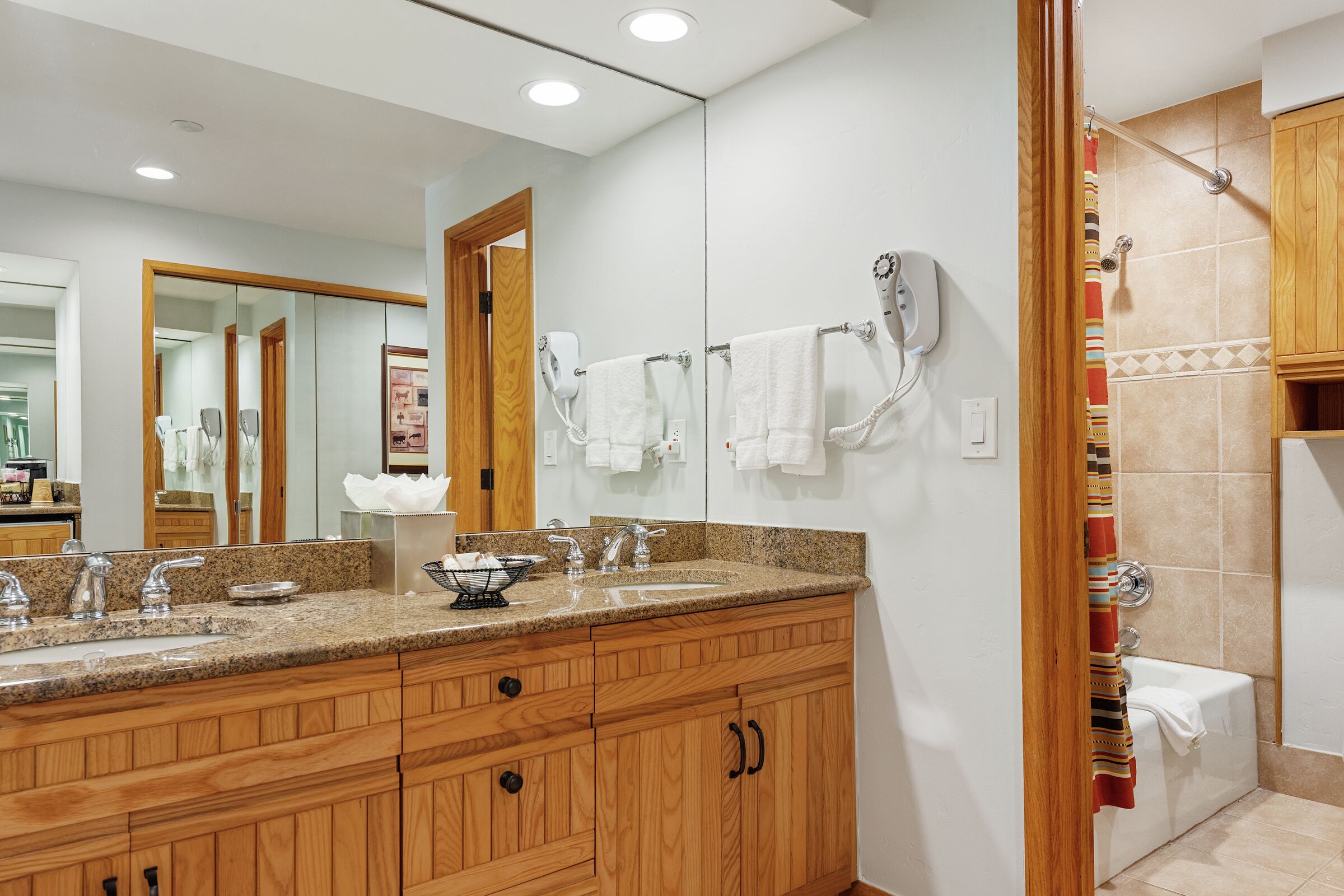#E235 - Two Queen Lodge Room Bathroom