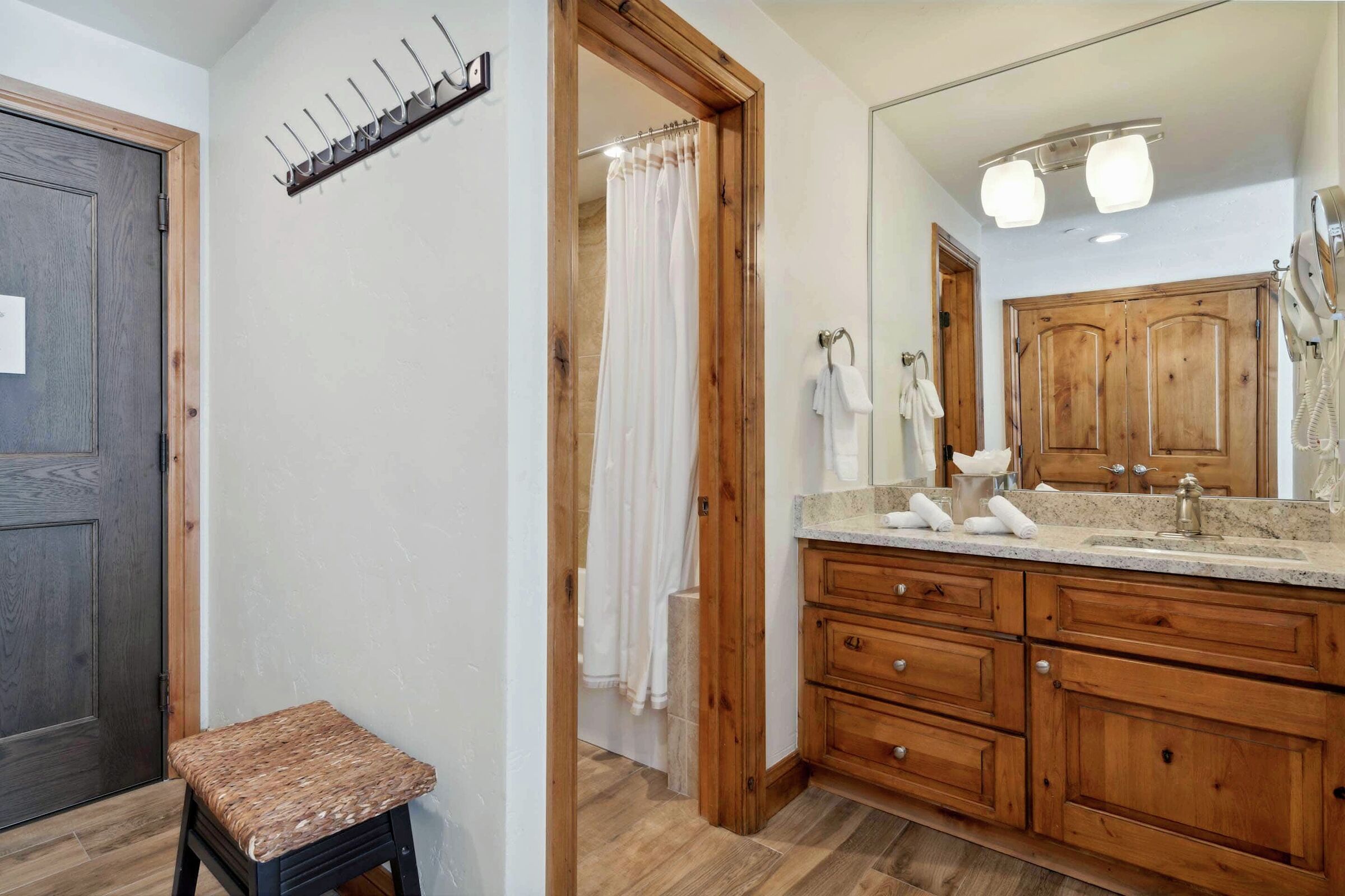#F255 - Two Queen Lodge Room Bathroom
