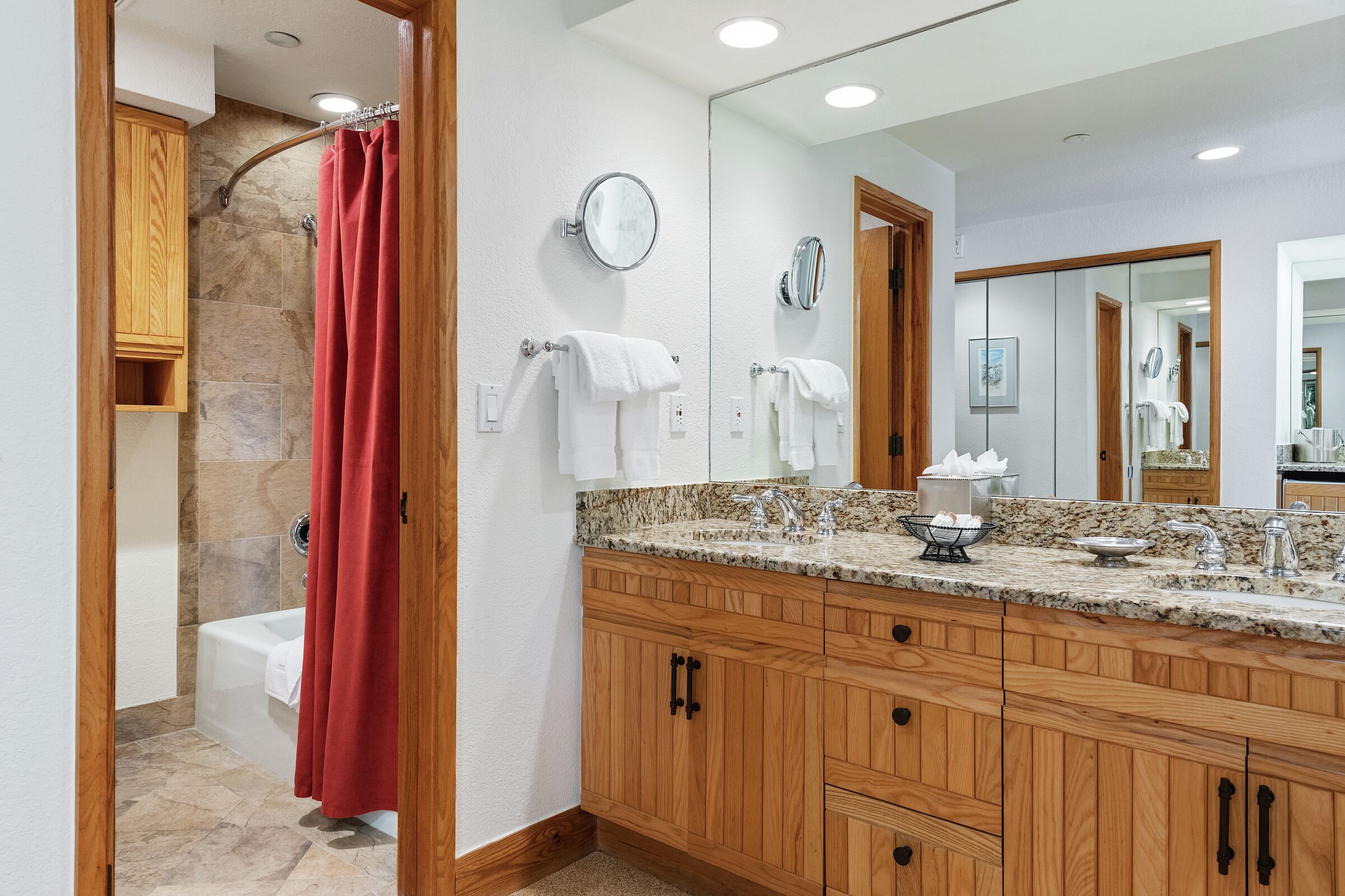 #E215 - Ensuite Bathroom