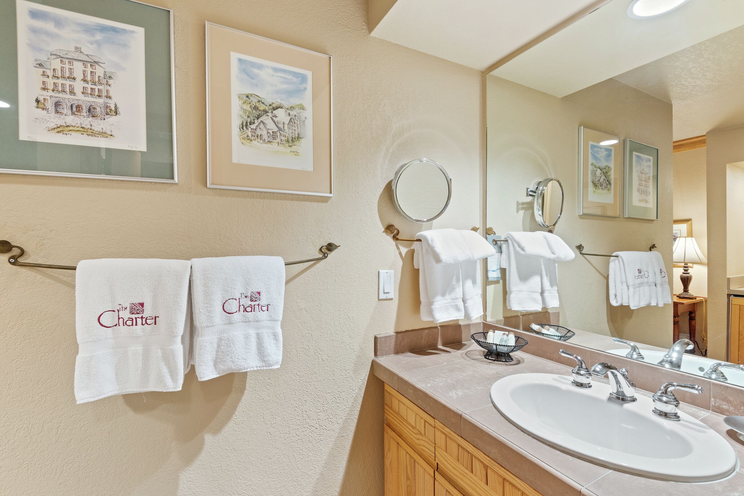 #G055 - Two Queen Lodge Room Bathroom