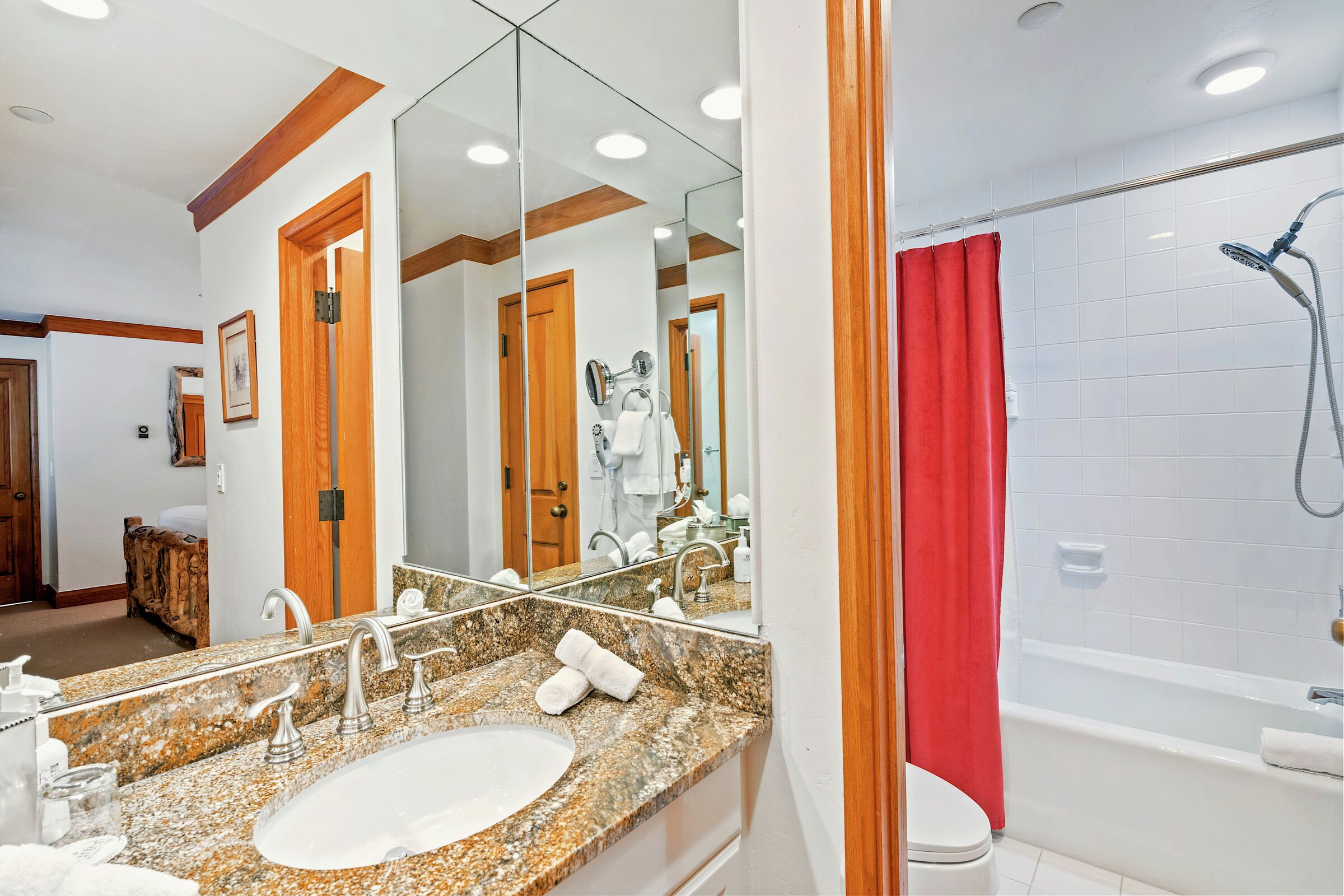 #L331 - Master Ensuite Bathroom